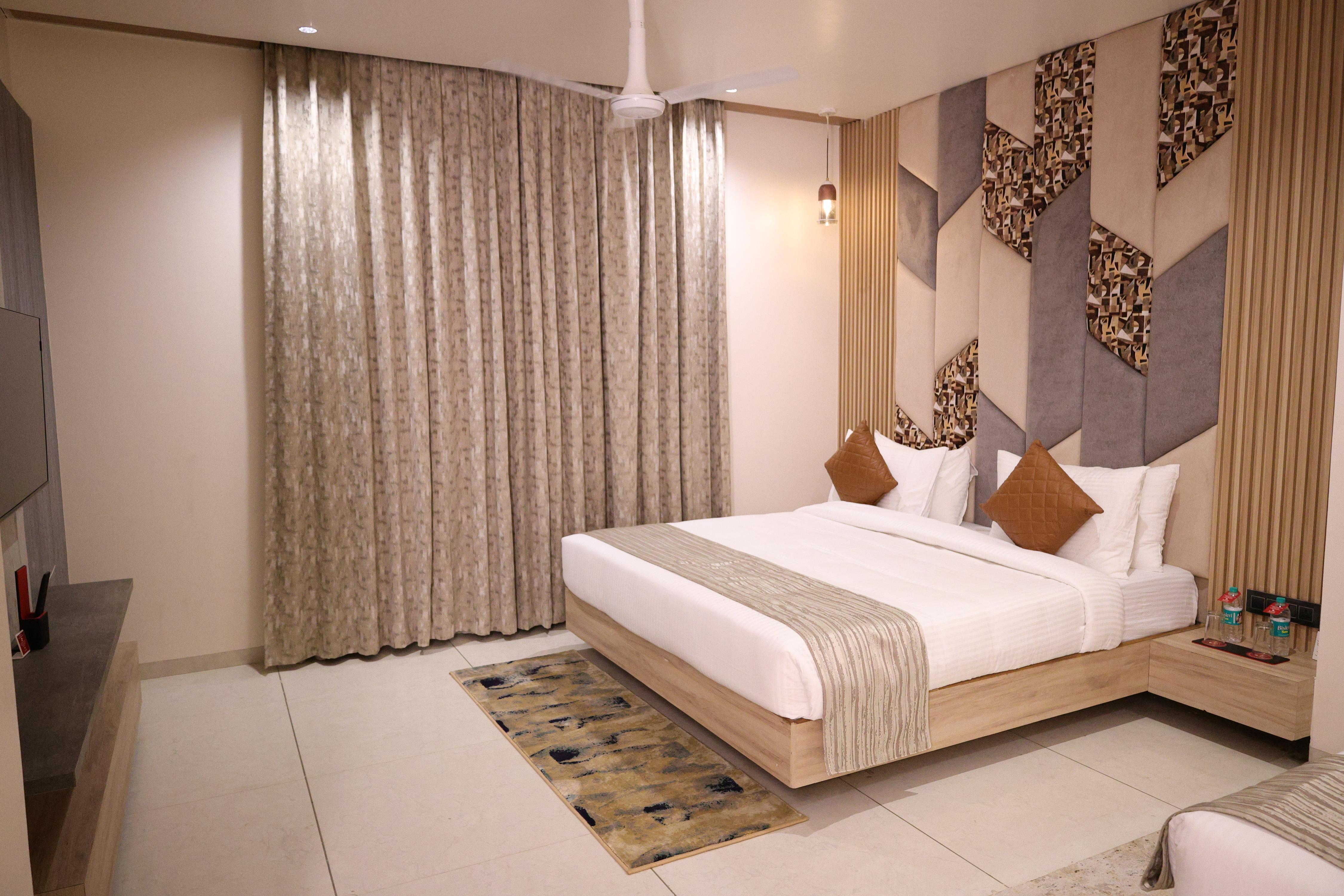 Lord Inn Sangam - Tap to explore photos