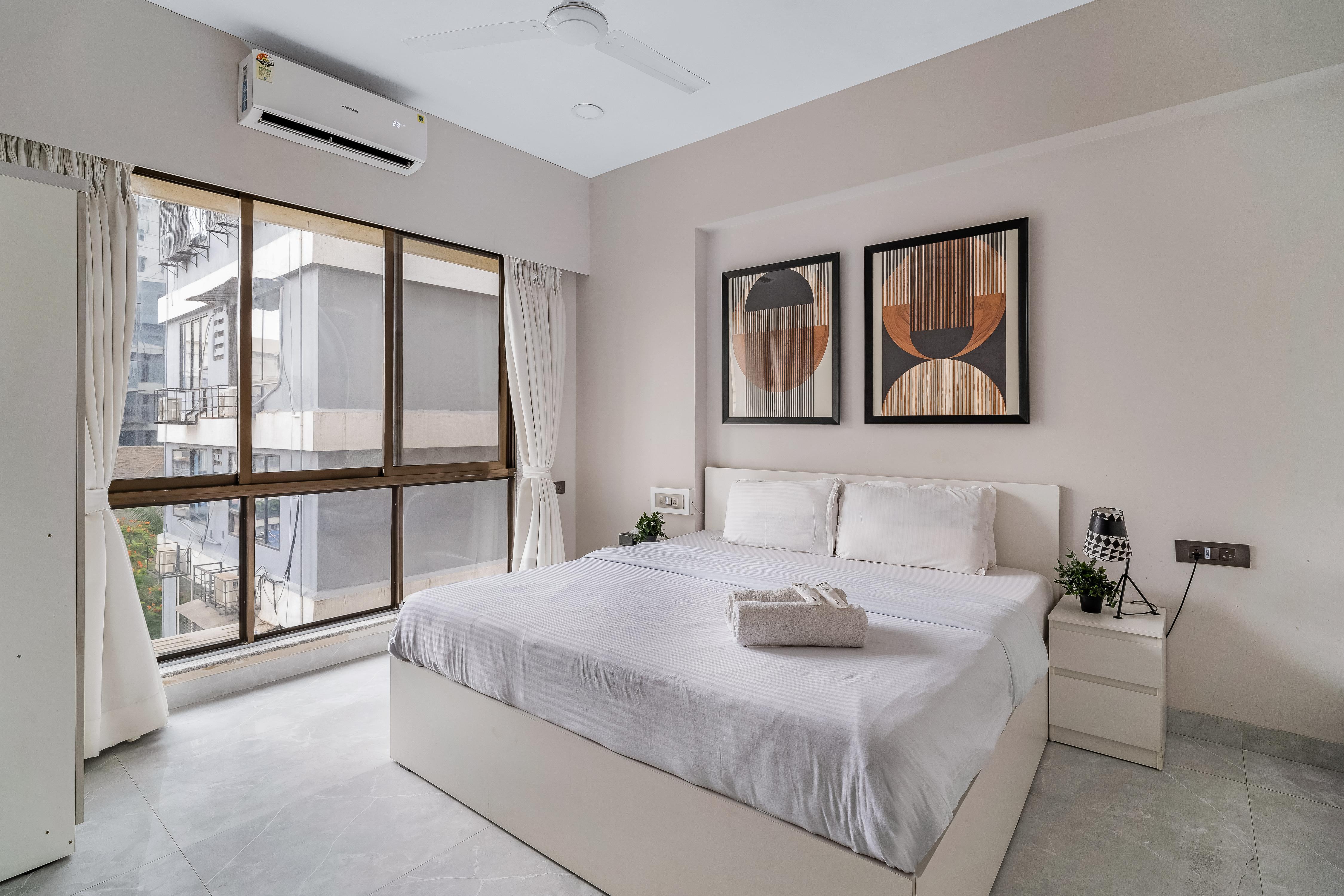 Mezzo 3BHK in Bandra W by SquareOne Stays - Tap to explore photos