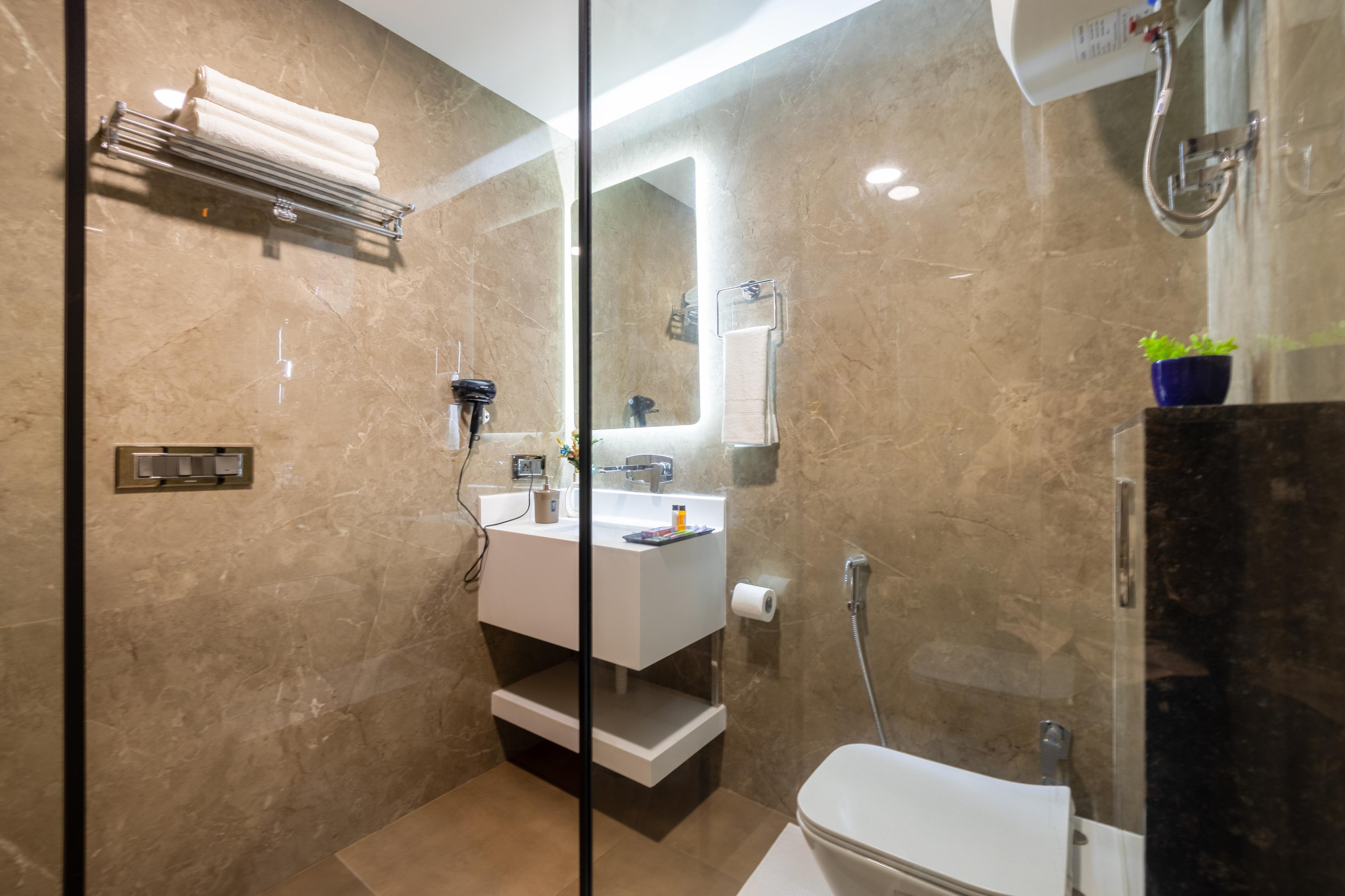 JMD LUXE STAY, DLF Phase 1, Golf Course Road