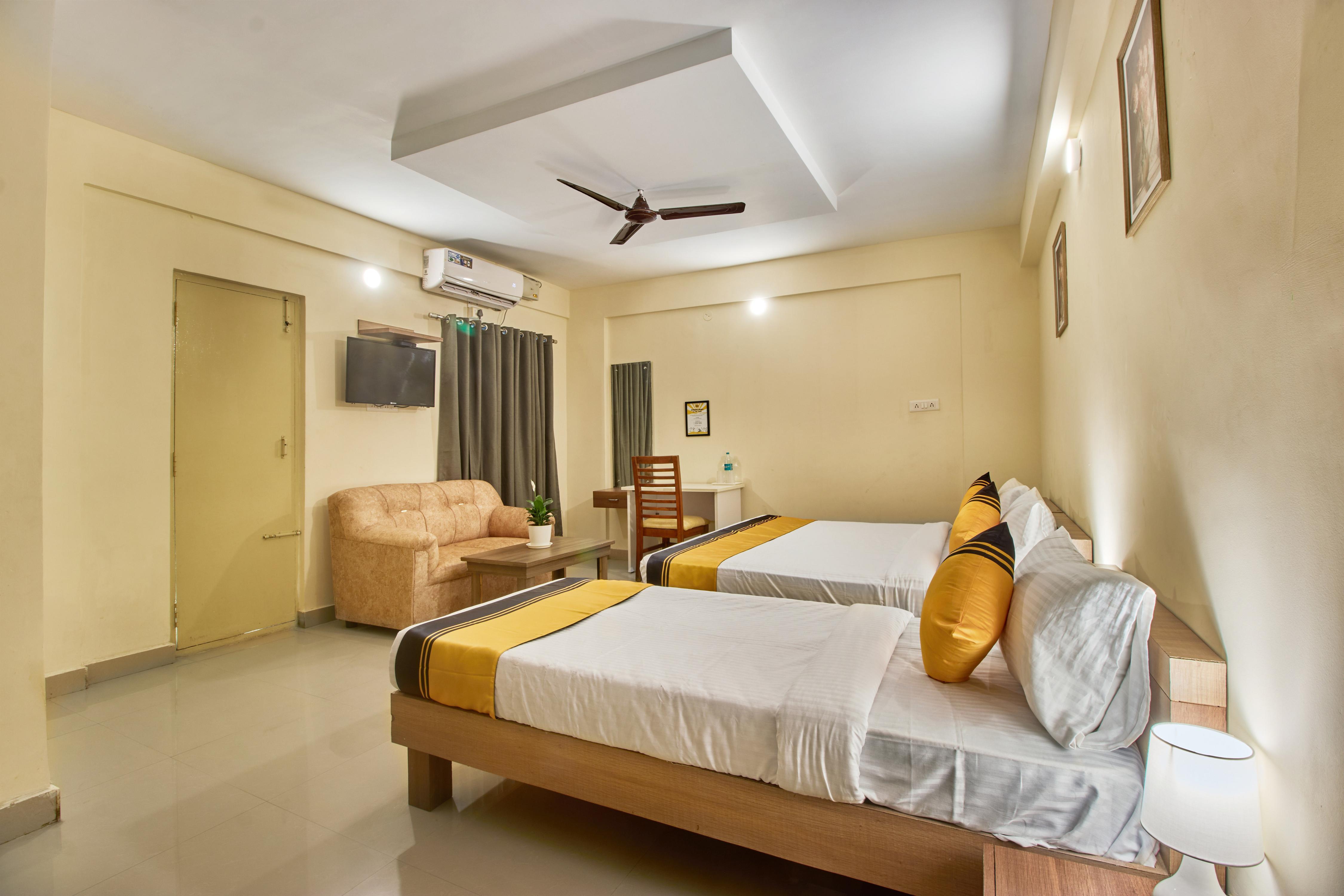 Itsy Hotels Emirates Suites - Near RMZ EcoWorld, Bellandur - Tap to explore photos