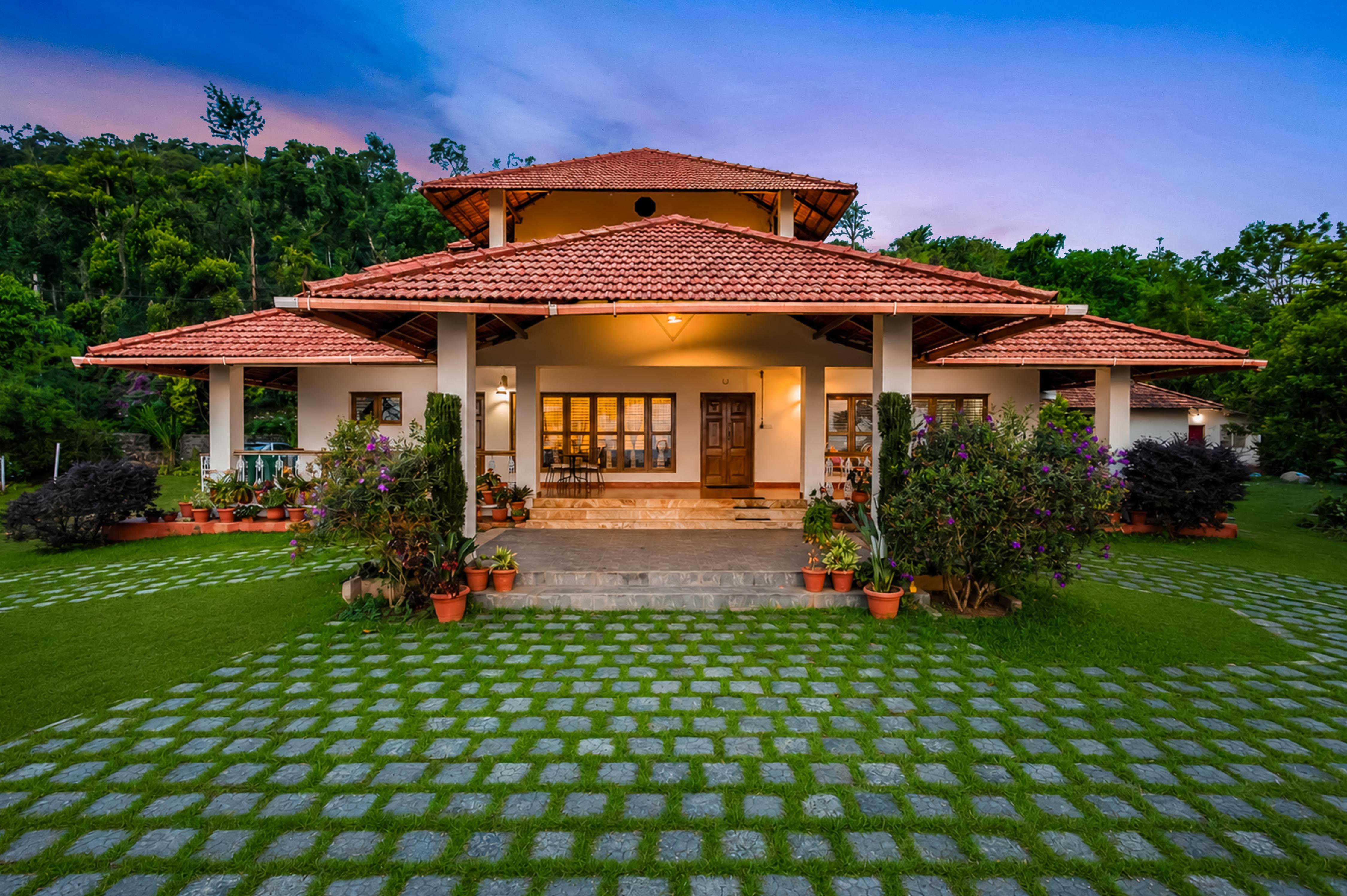 ELIVAAS Mercara Hill 3 BHK Villa With Pvt Jacuzzi & Garden