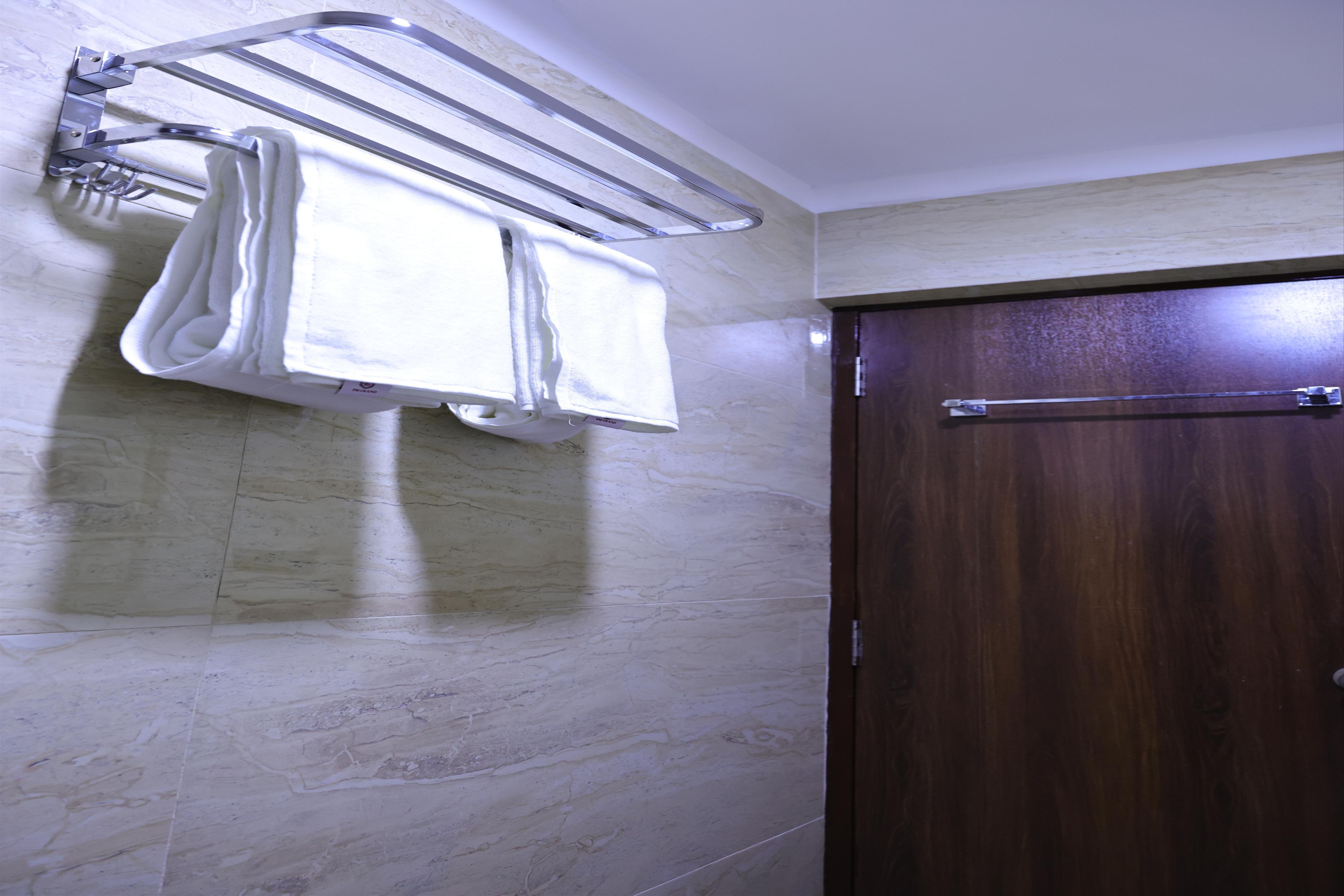 PM GRAND INN Sriperumbudur Room Type - Executive Twin Room