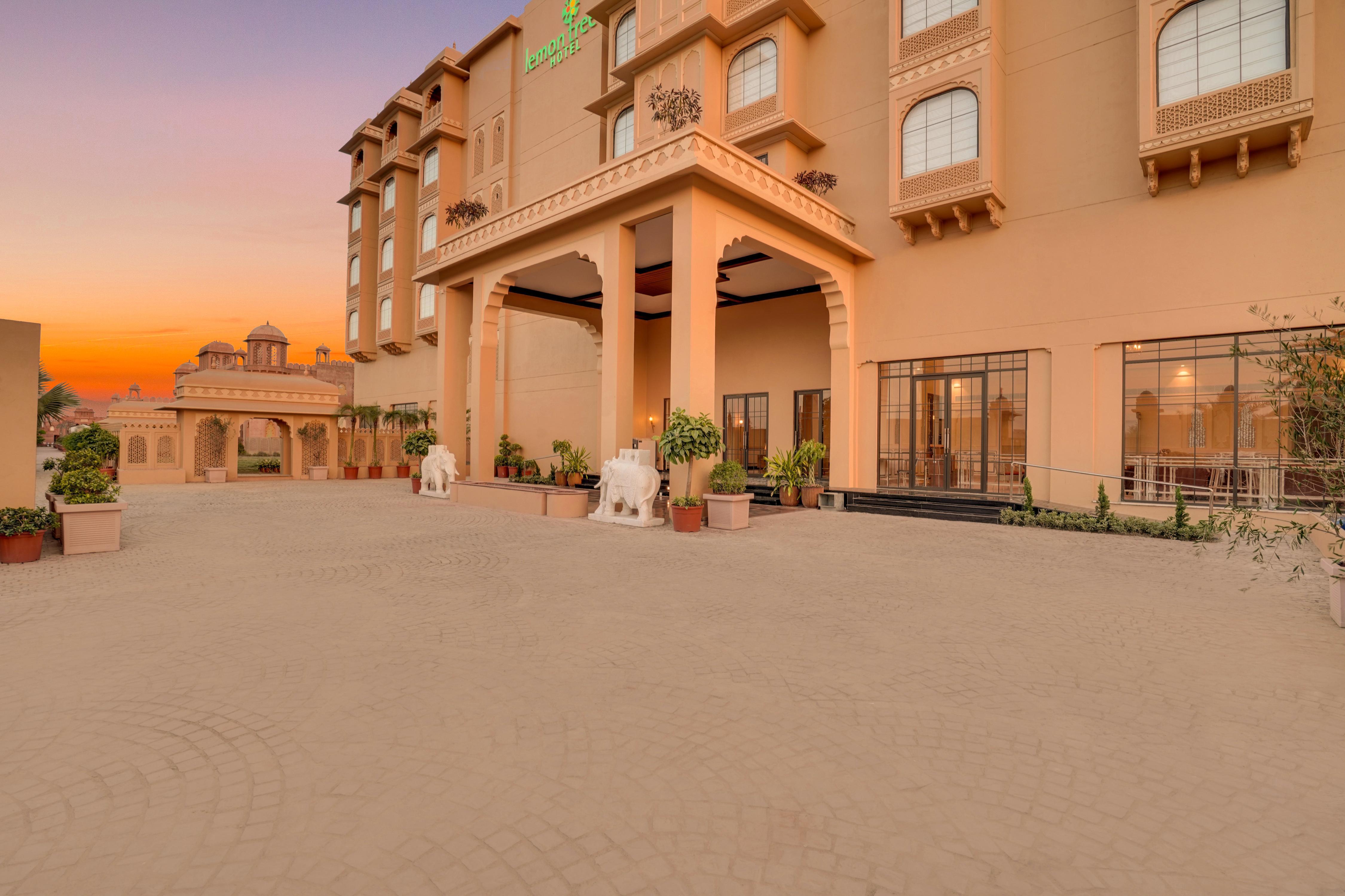 Lemon Tree Hotel, Sri Ganganagar - Tap to explore photos