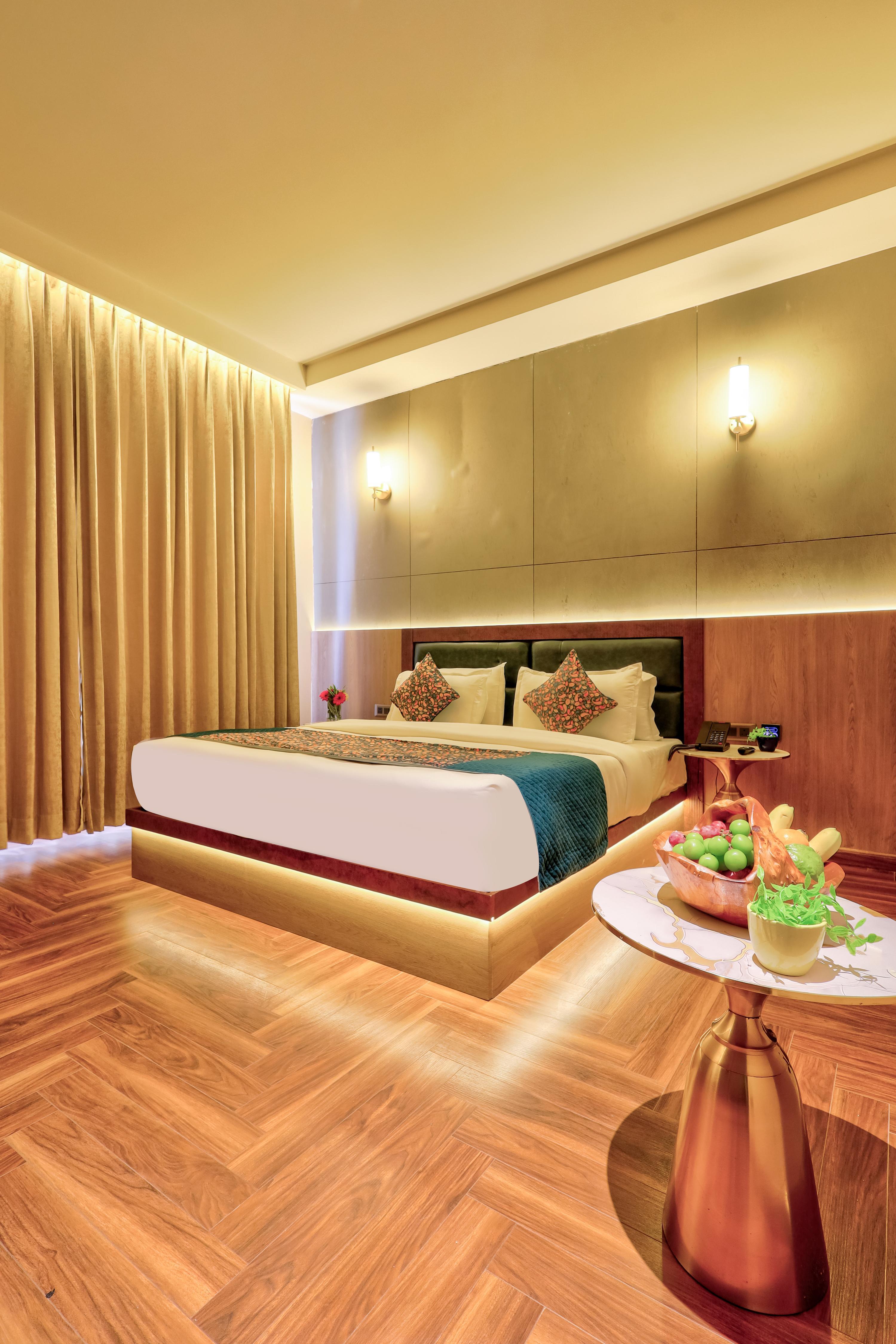 The Opulence Hotel,New Delhi Paschim Vihar - Tap to explore photos