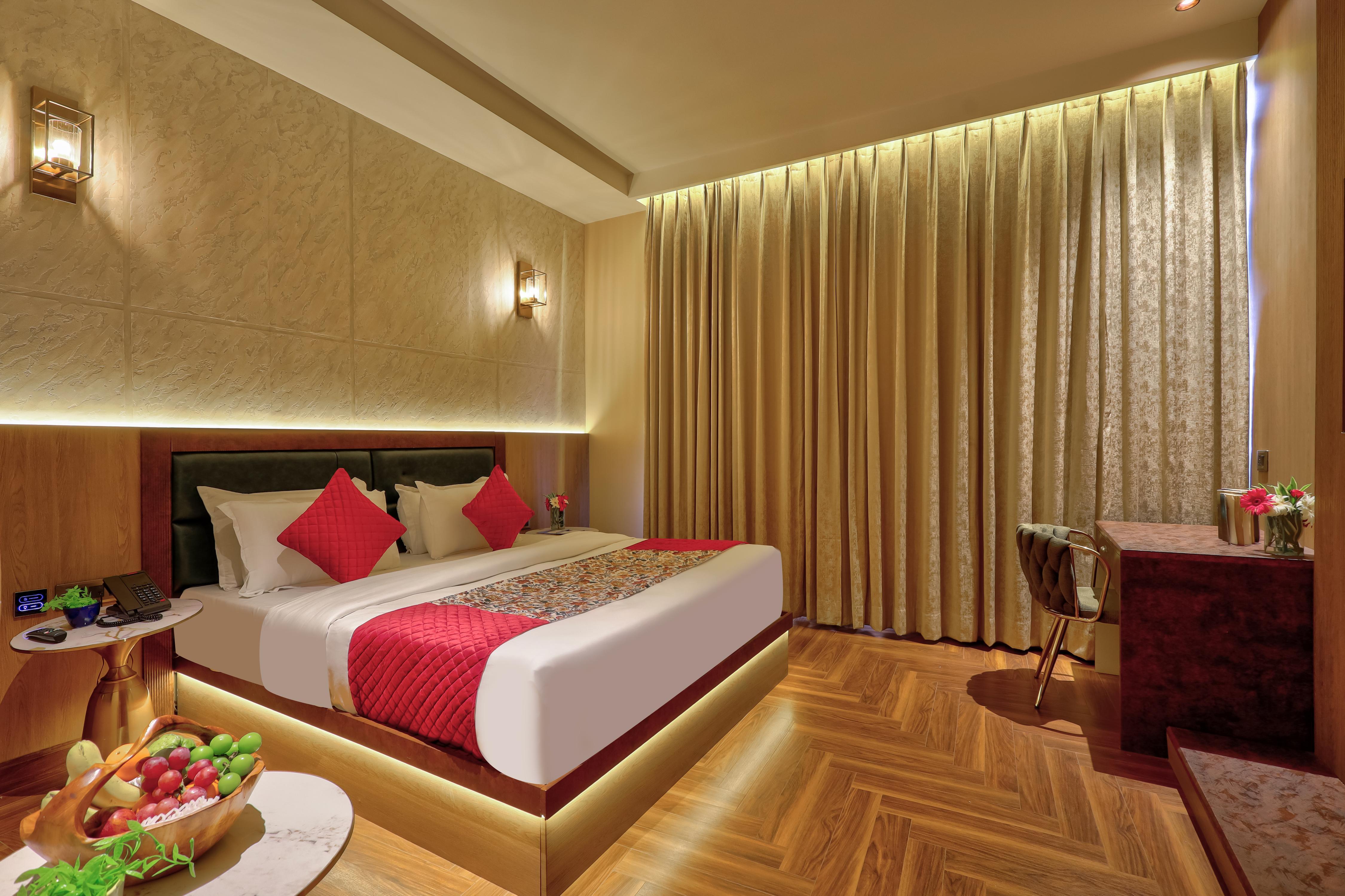 The Opulence Hotel,New Delhi Paschim Vihar - Tap to explore photos