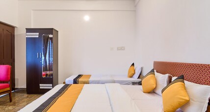 Itsy Hotels R S Bhavan, 2 km from MIT Gate Room Type - Deluxe Family Room