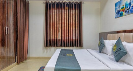 Jeet Residency by Twamev Room Type - Deluxe Double Room With High Speed Internet