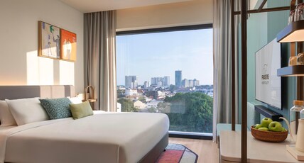 Capri by Fraser Penang Room Type - Deluxe King