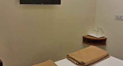 Sri Valli Residency Room Type - Double cot