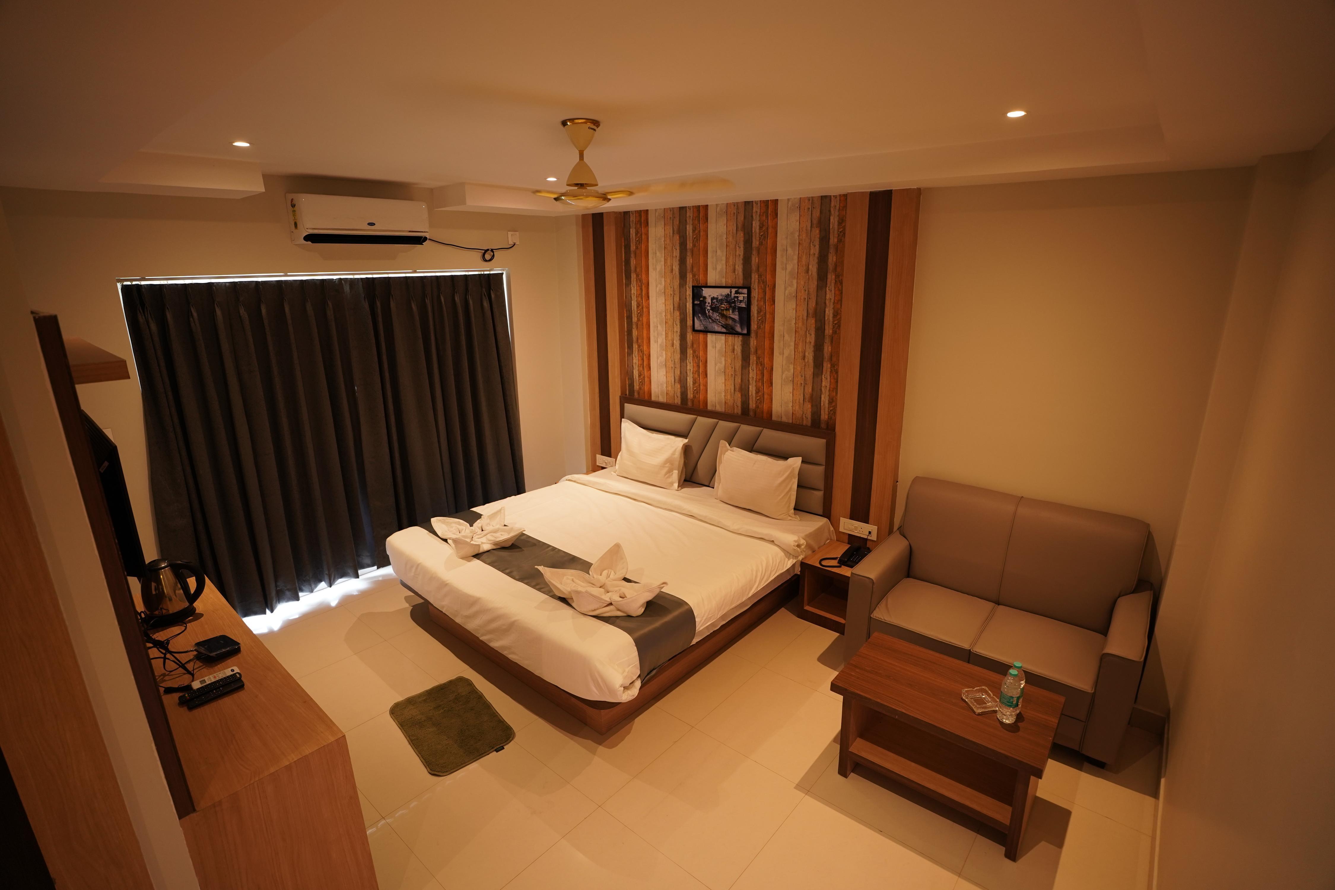 Hotel Sagar Sangi - Tap to explore photos