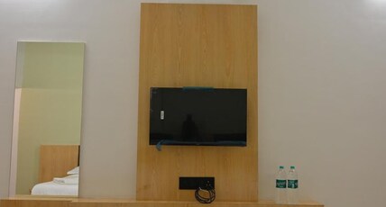 Hotel Sai Vaibhav Room Type - Five Beded Family A.C. Room Hotel Sai Vaibhav Room Type - Five Beded Family A.C. Room