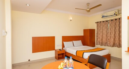 Glitz INN Room Type - Deluxe room with AC