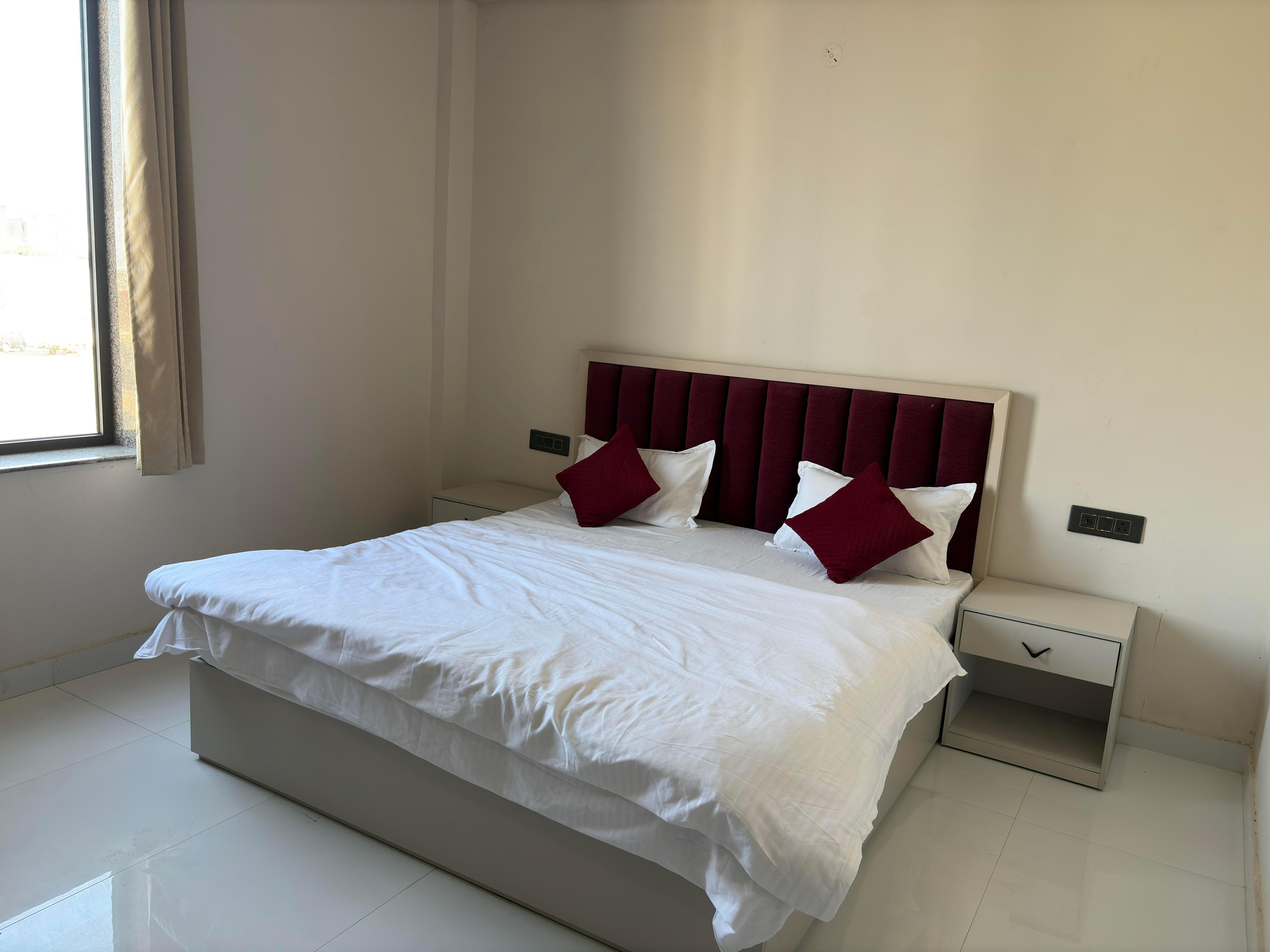 Hotel Shravan Royal Inn - Tap to explore photos
