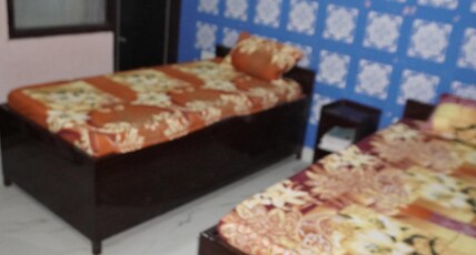 New Arpita Girls Hostel Room Type - Deluxe 2 bed (2 single)