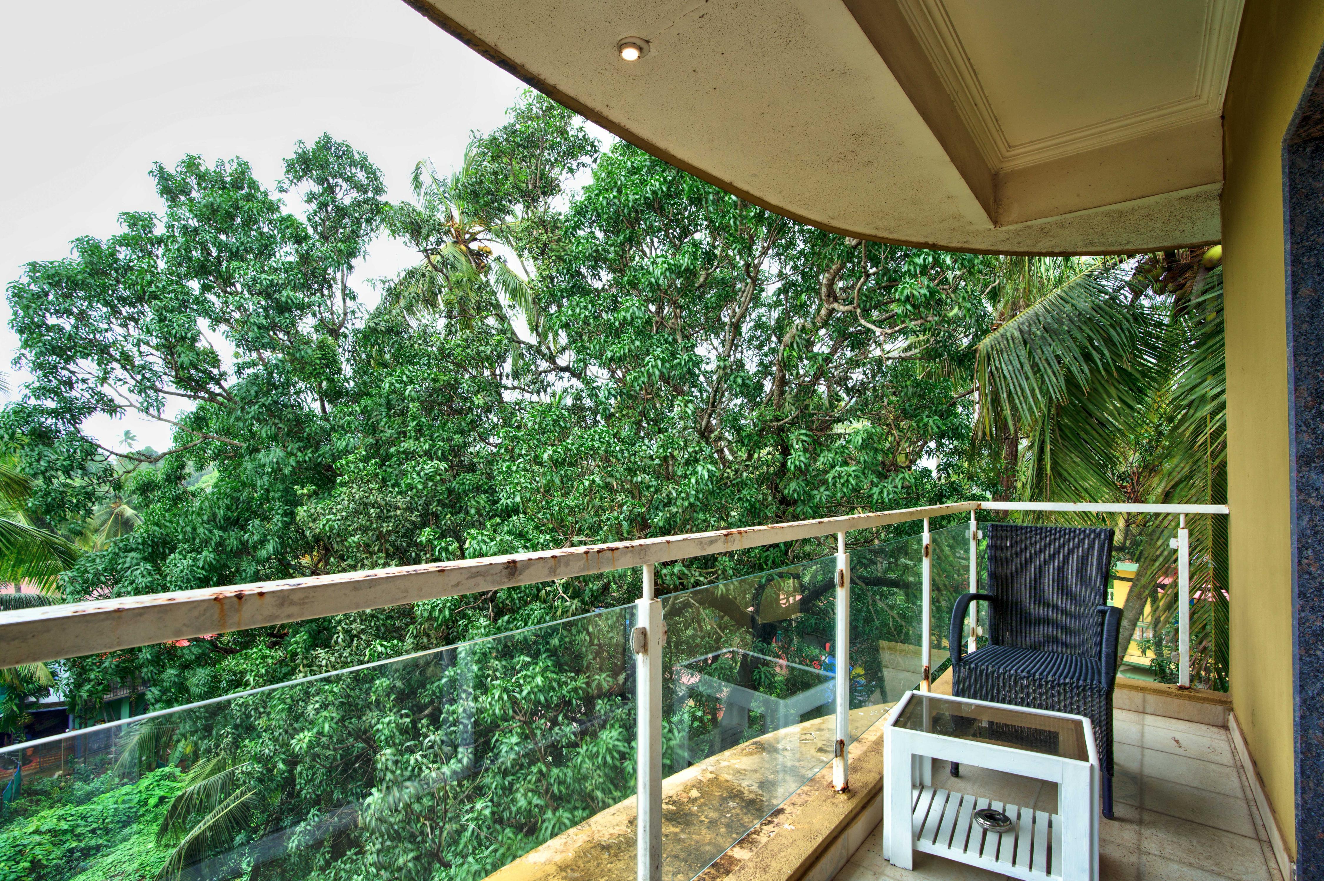 Hotel Dealcazar calangute - Tap to explore photos