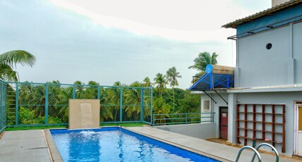 Hotel Dealcazar calangute Room Type - King Suite with Balcony