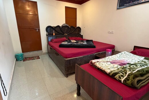 ganaga roop home stay