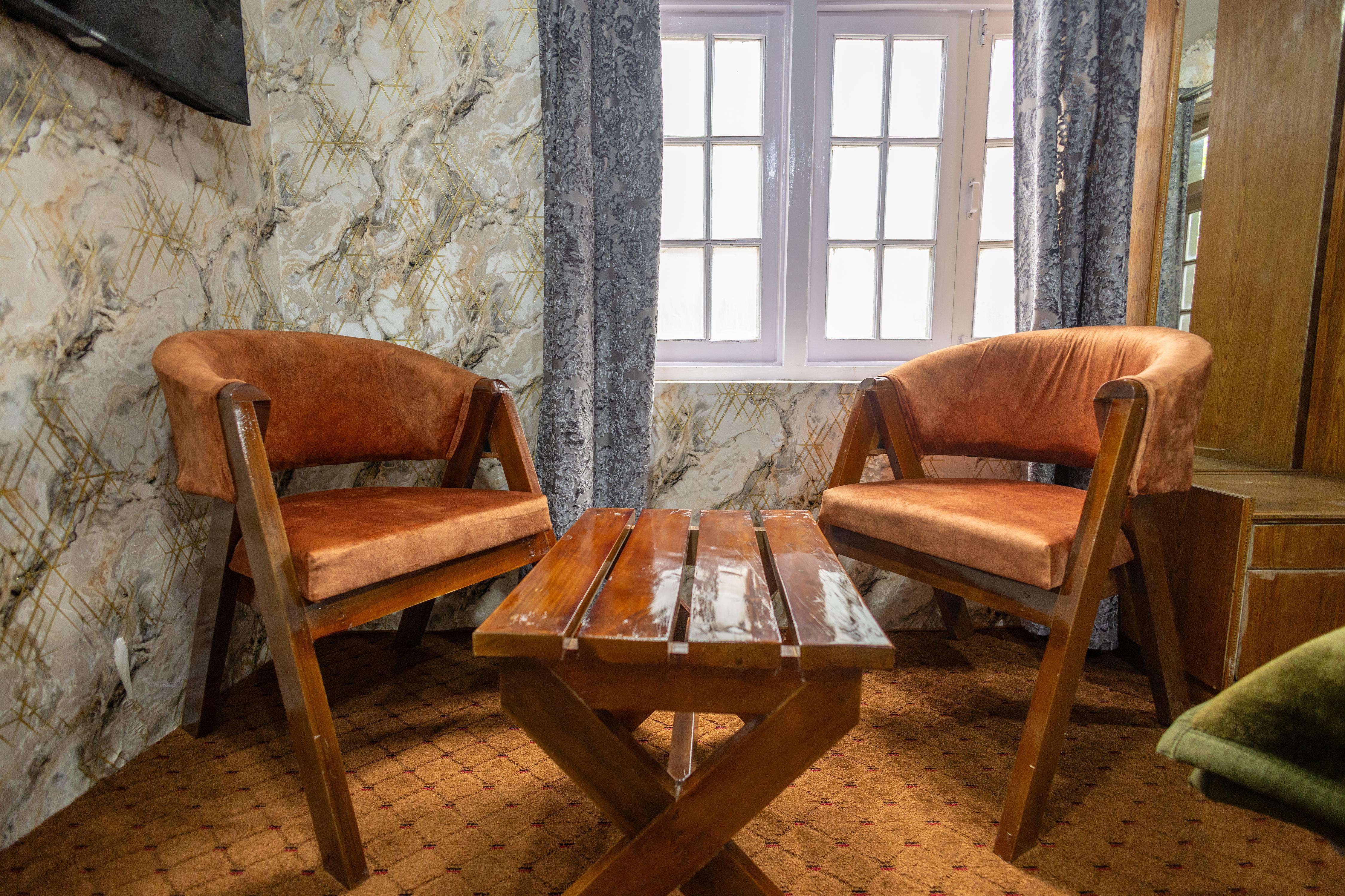 Gauri Guest House-Near Dal Lake Srinagar - Tap to explore photos