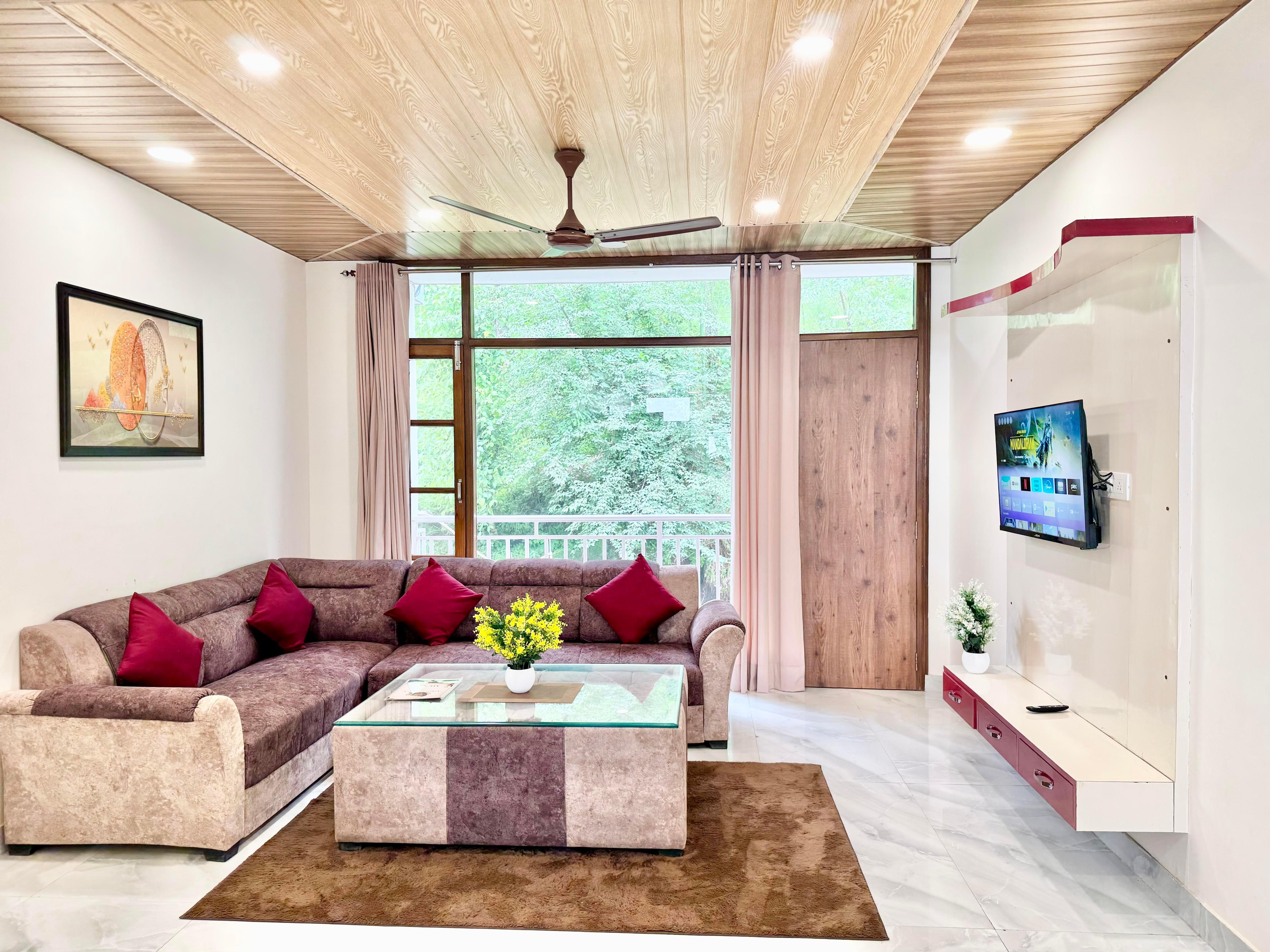 Grotto 2BHK Kasauli - Tap to explore photos
