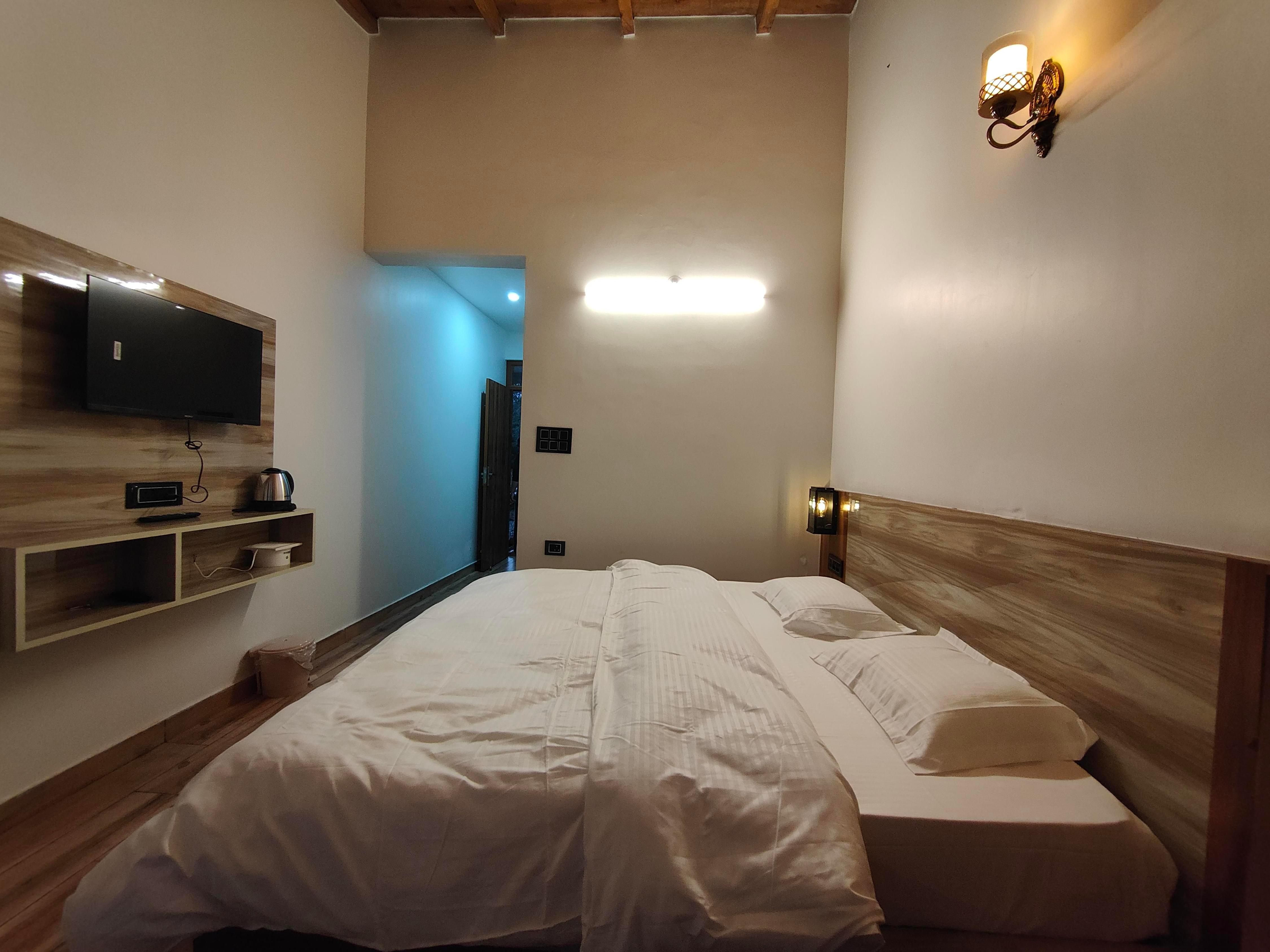 Rainbow Homestay - Tap to explore photos