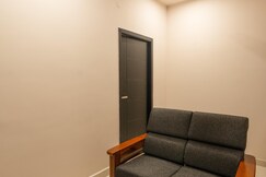 SKYLINE SUITES
