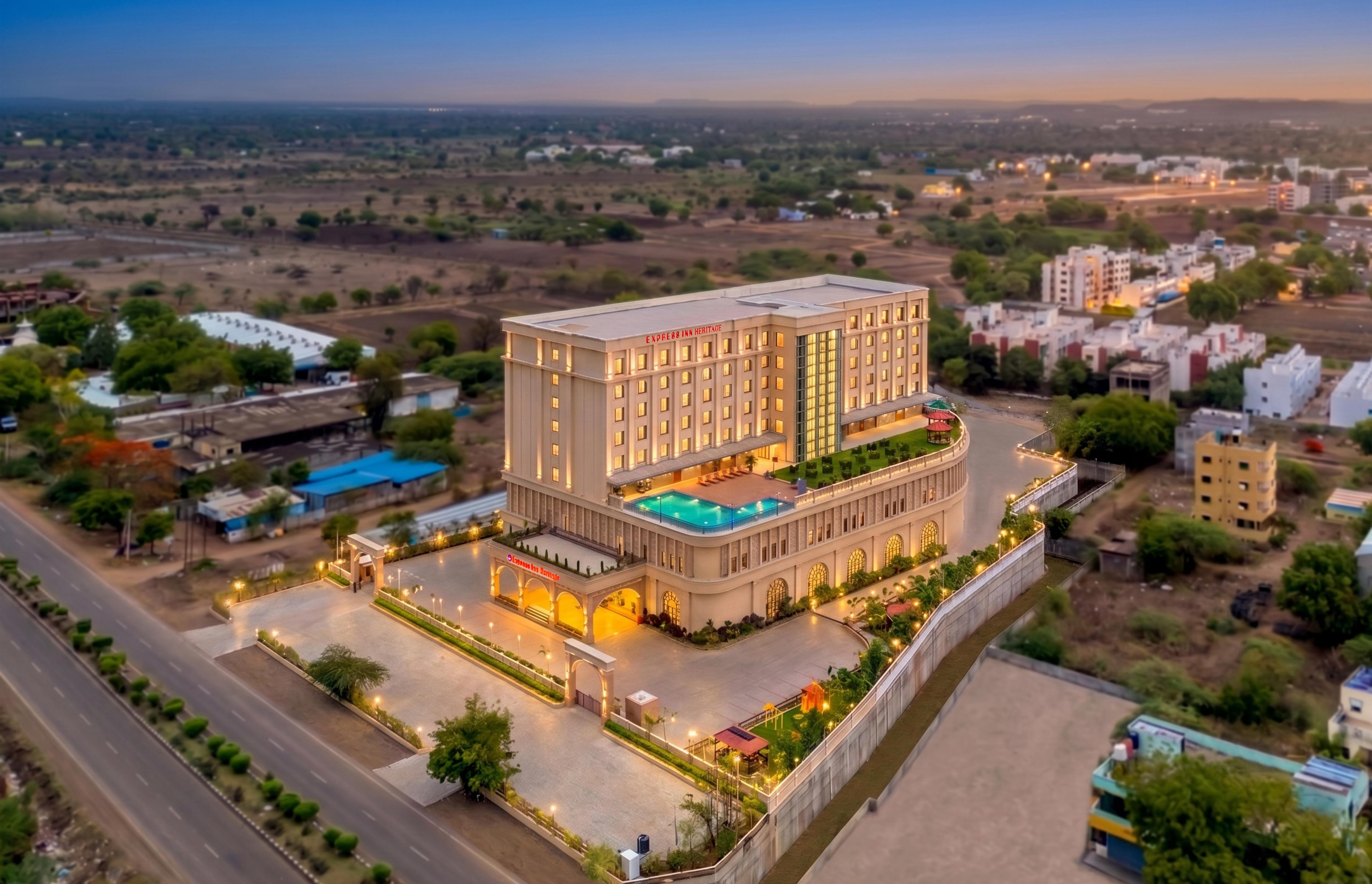 Hotel Express Inn Heritage - Tap to explore photos