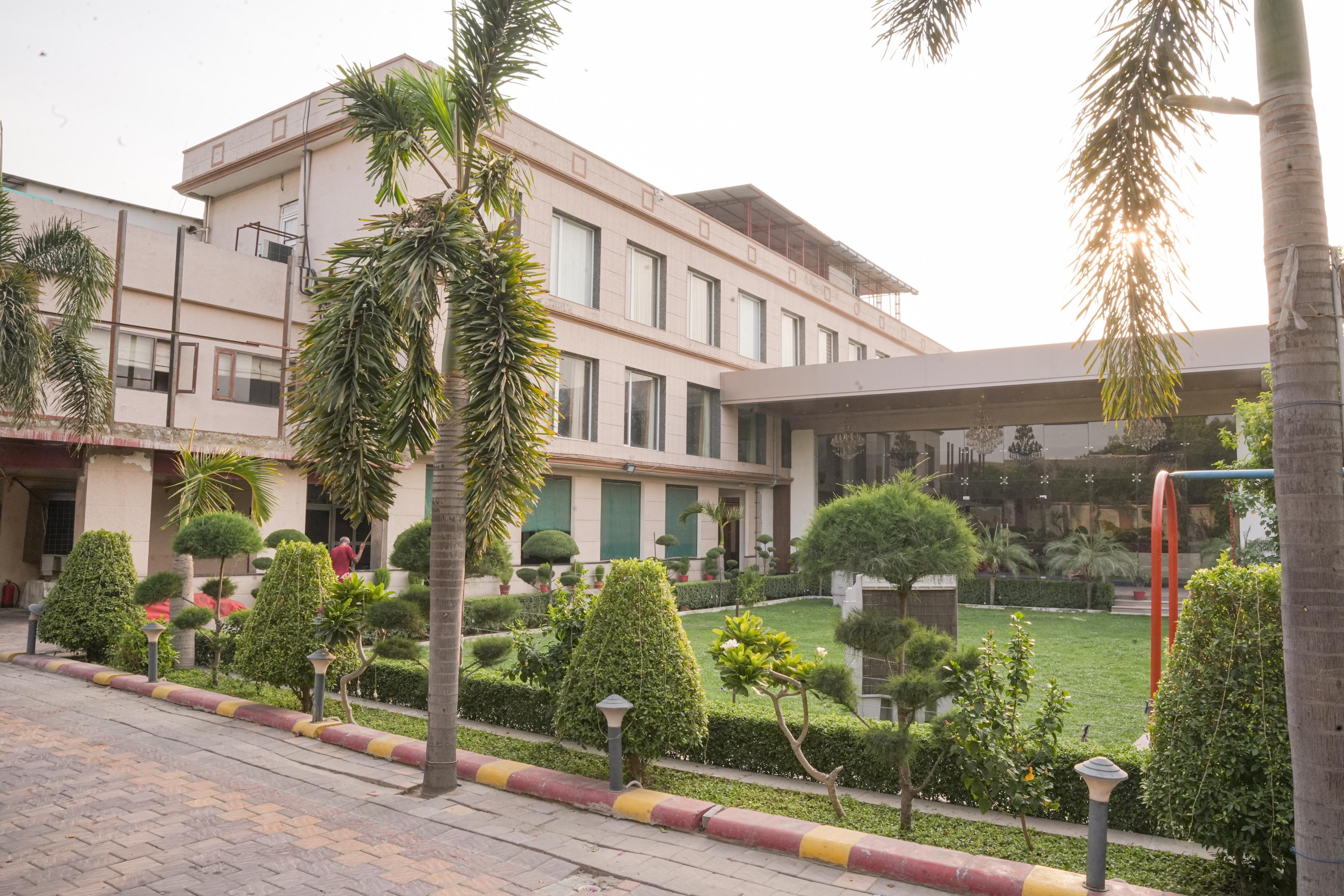 Sanzha Chulha Hotel - Tap to explore photos