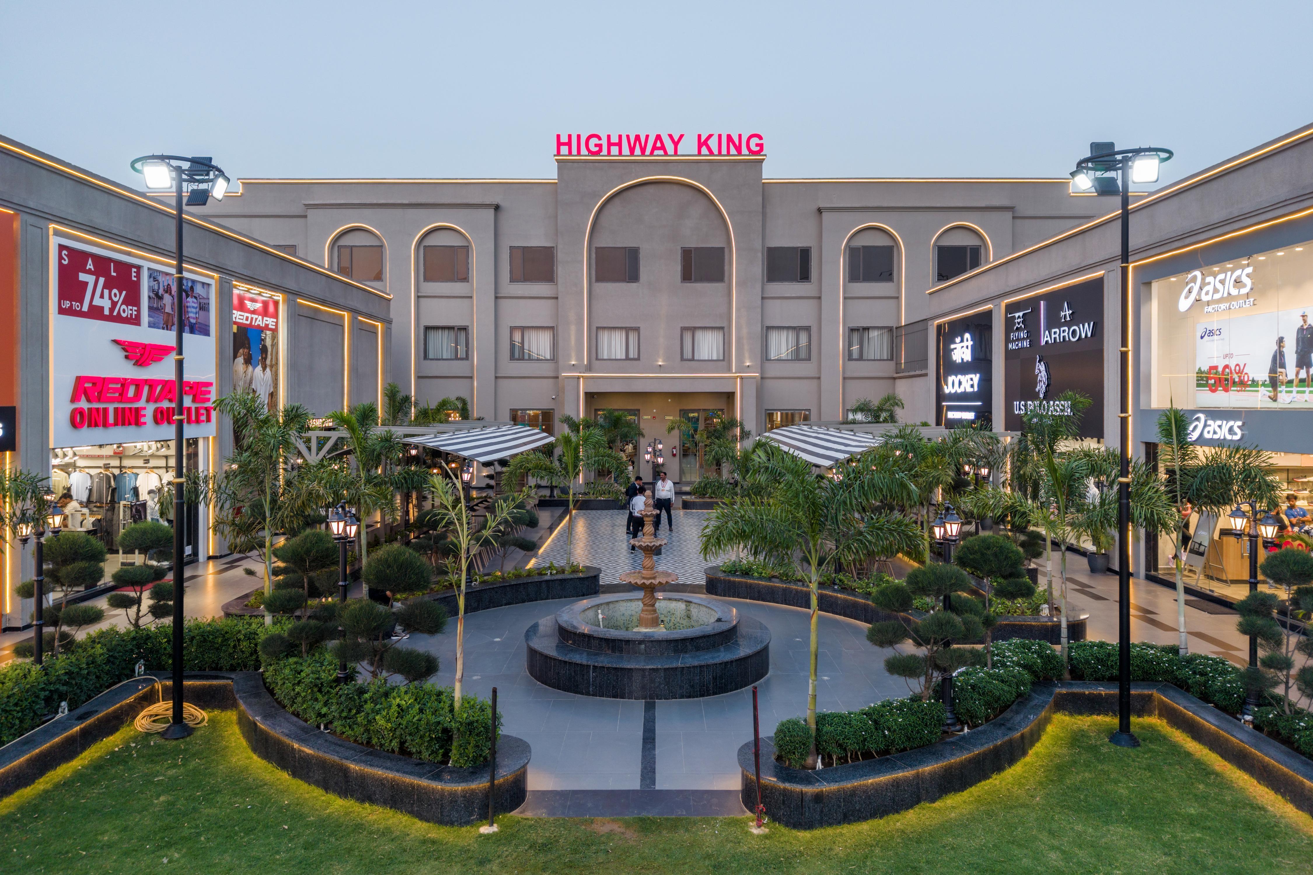 HOTEL HIGHWAY KING HARMADA - Tap to explore photos