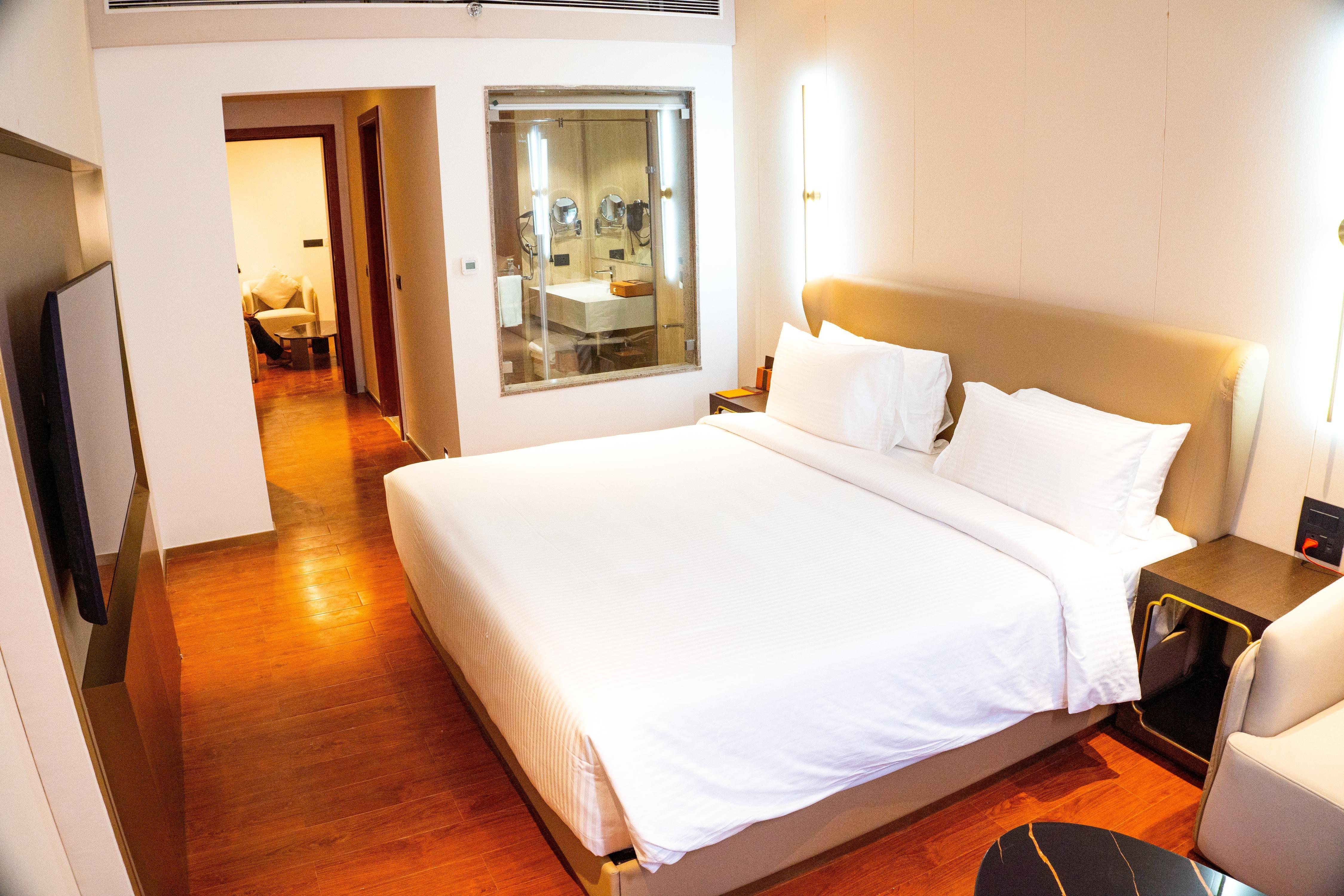 Pride Plaza Indore Room Type - Superior King Room