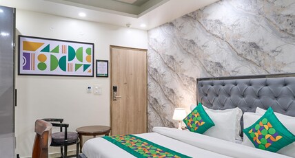 Treebo Premium Royal Gold Palace Room Type - Economy Room