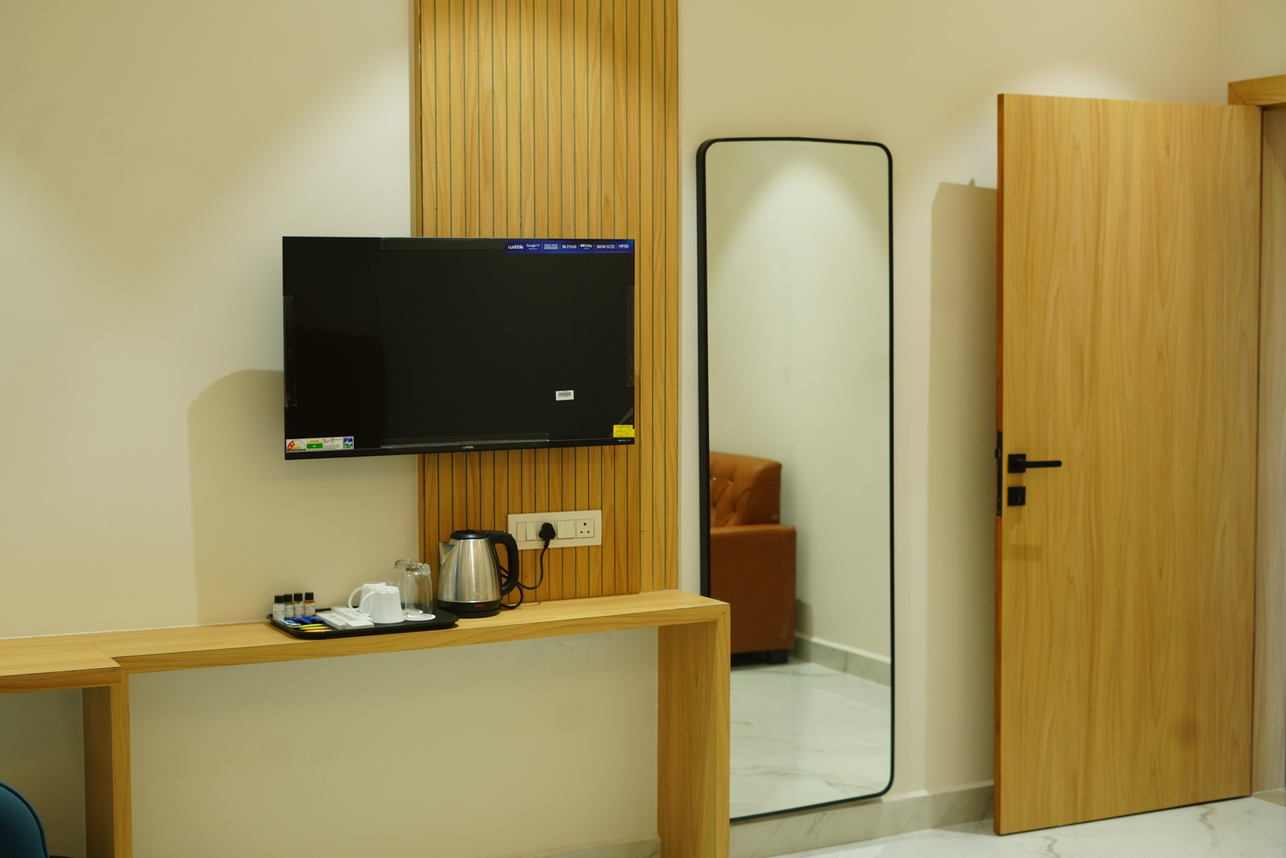 Golden Tulip Room Type - 1 Bedroom Studio with Balcony and Garden View