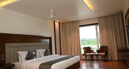 TRINITY PALACE Room Type - EXECUTIVE GARDEN VIEW