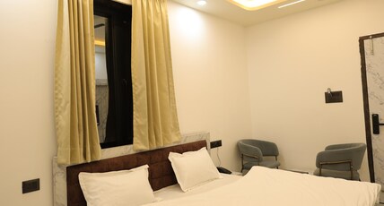 Hotel Vinayak Vista Room Type - Deluxe Room