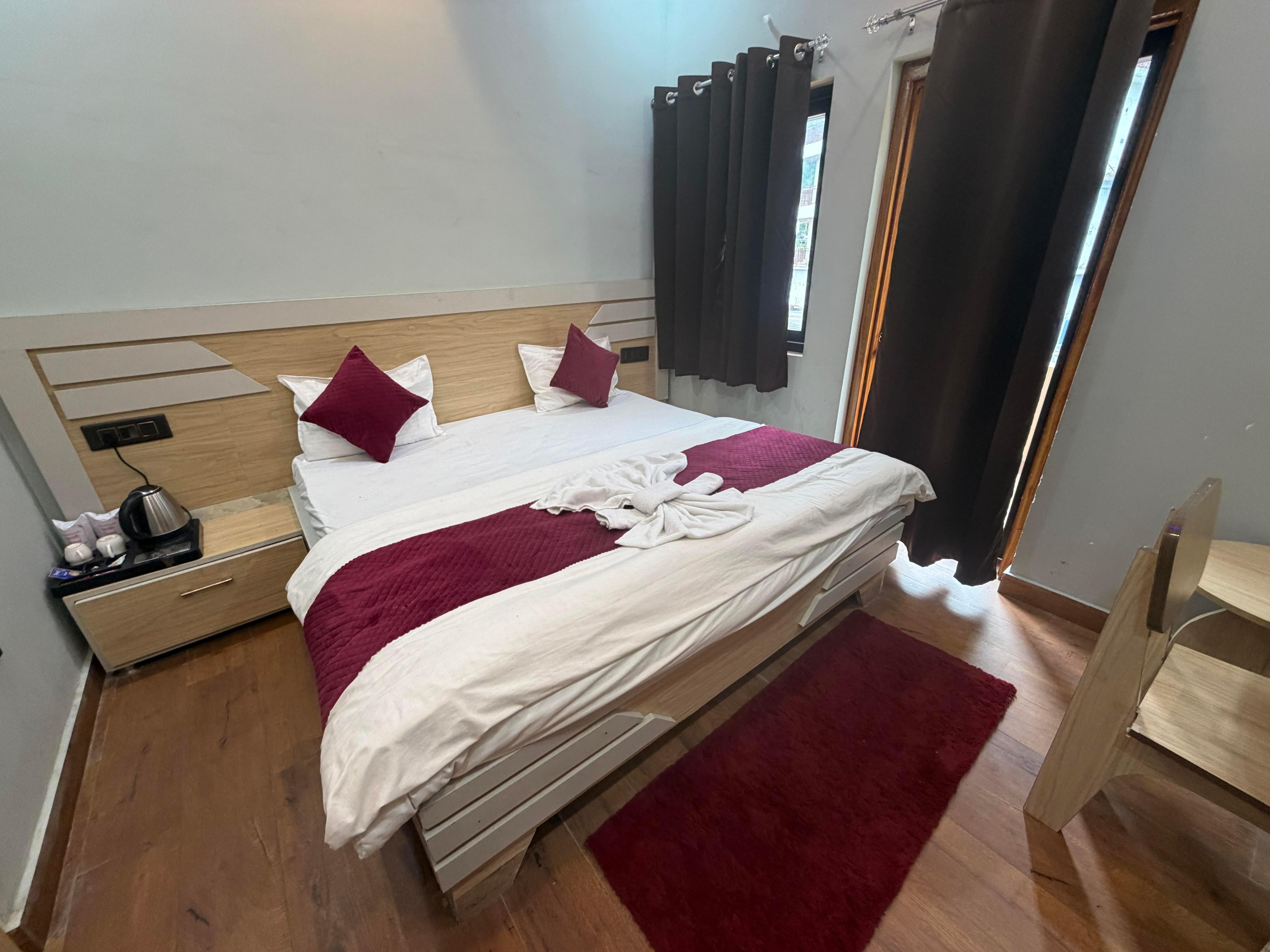 Hotel Royal ARK Room Type - Standard non AC Room with Balcony 11