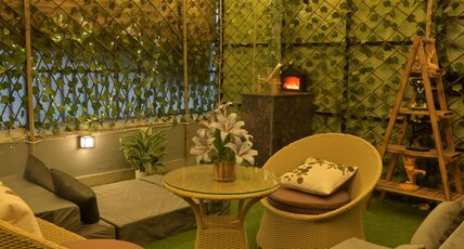 luxury rooftop garden studio near galleria market Room Type - luxury rooftop garden studio near galleria market