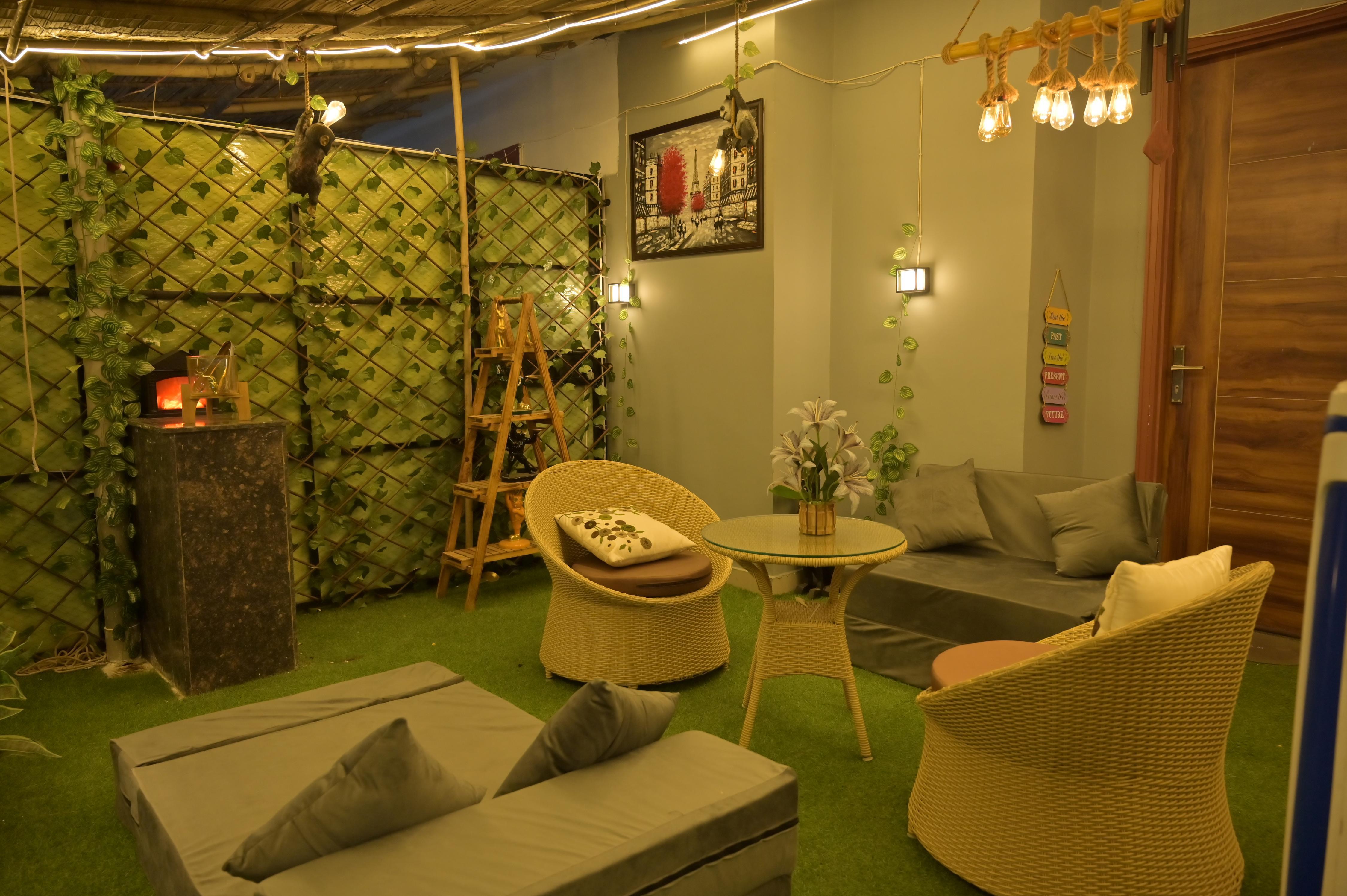 luxury rooftop garden studio near galleria market - Tap to explore photos