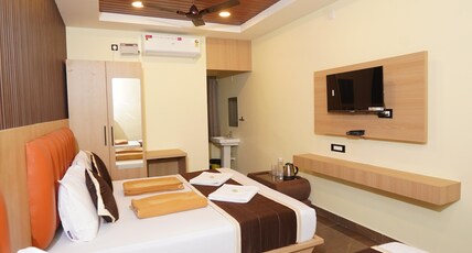 Grand Galaxy Hotels Room Type - Deluxe Triple Bed AC
