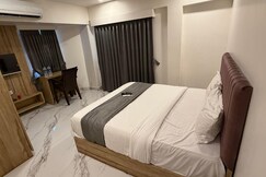 Shreenidhi Hotel and Boarding
