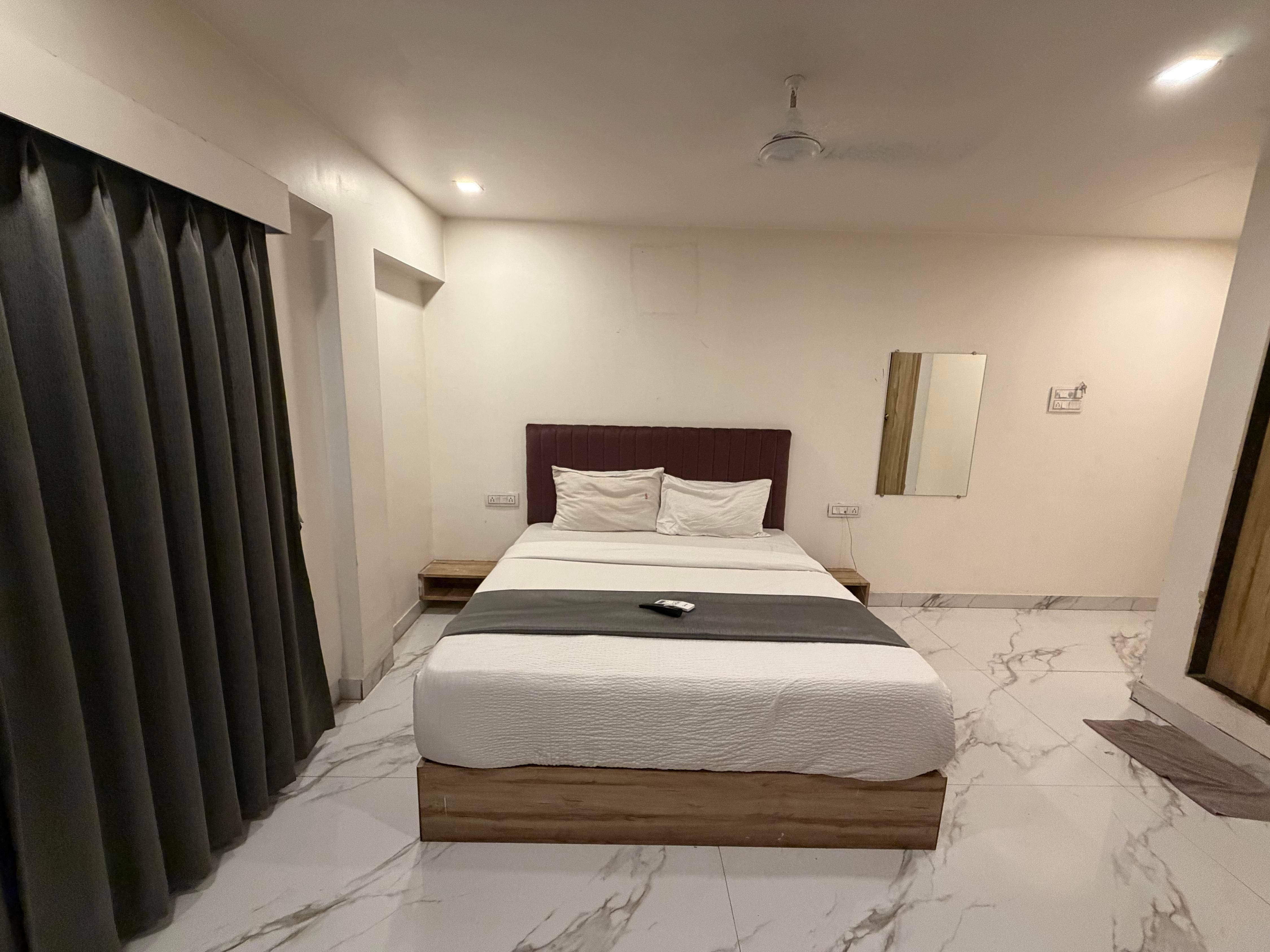 Shreenidhi Hotel and Boarding - Tap to explore photos