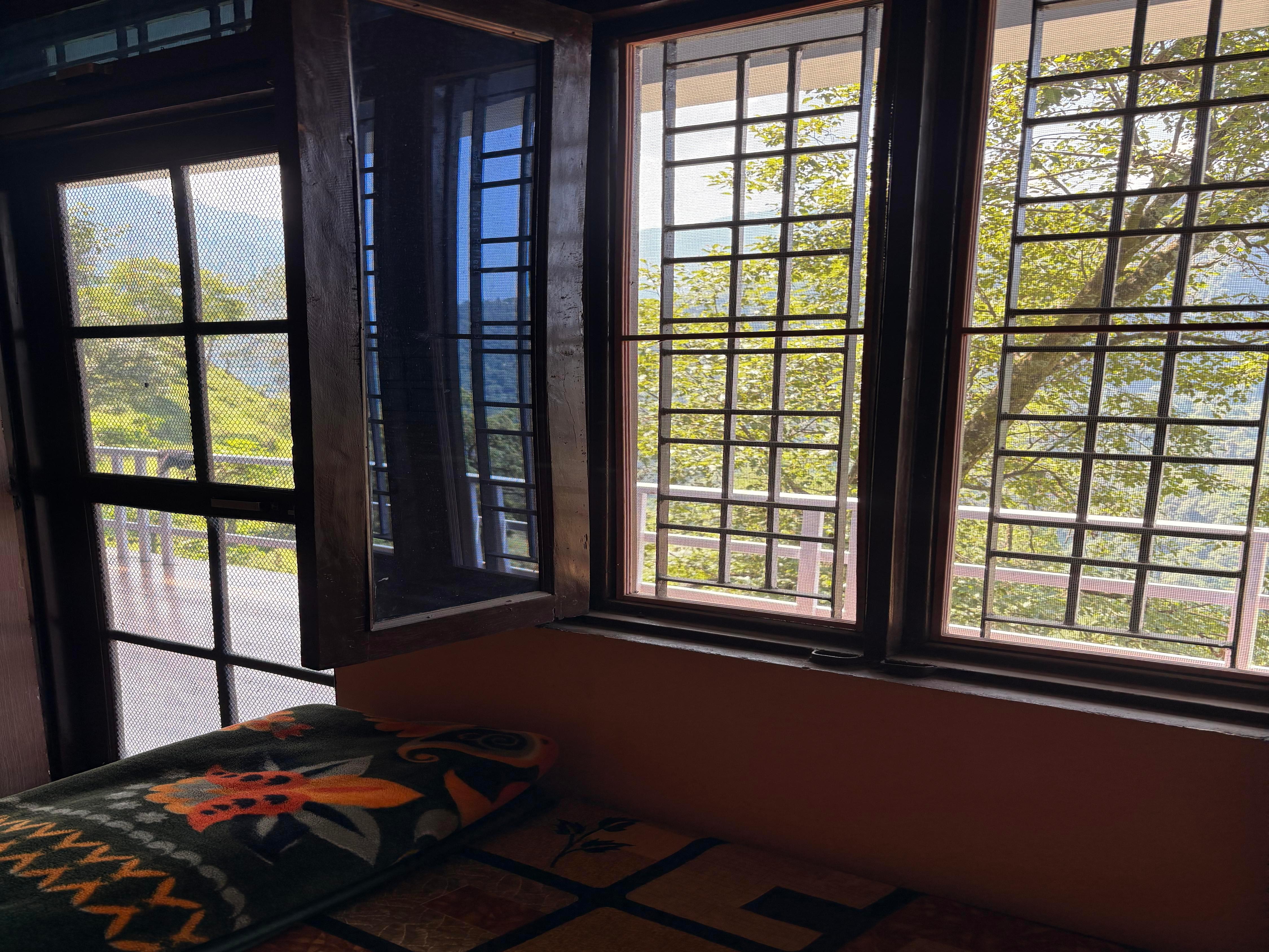 Poonam Homestay - Chopta Tungnath - Tap to explore photos