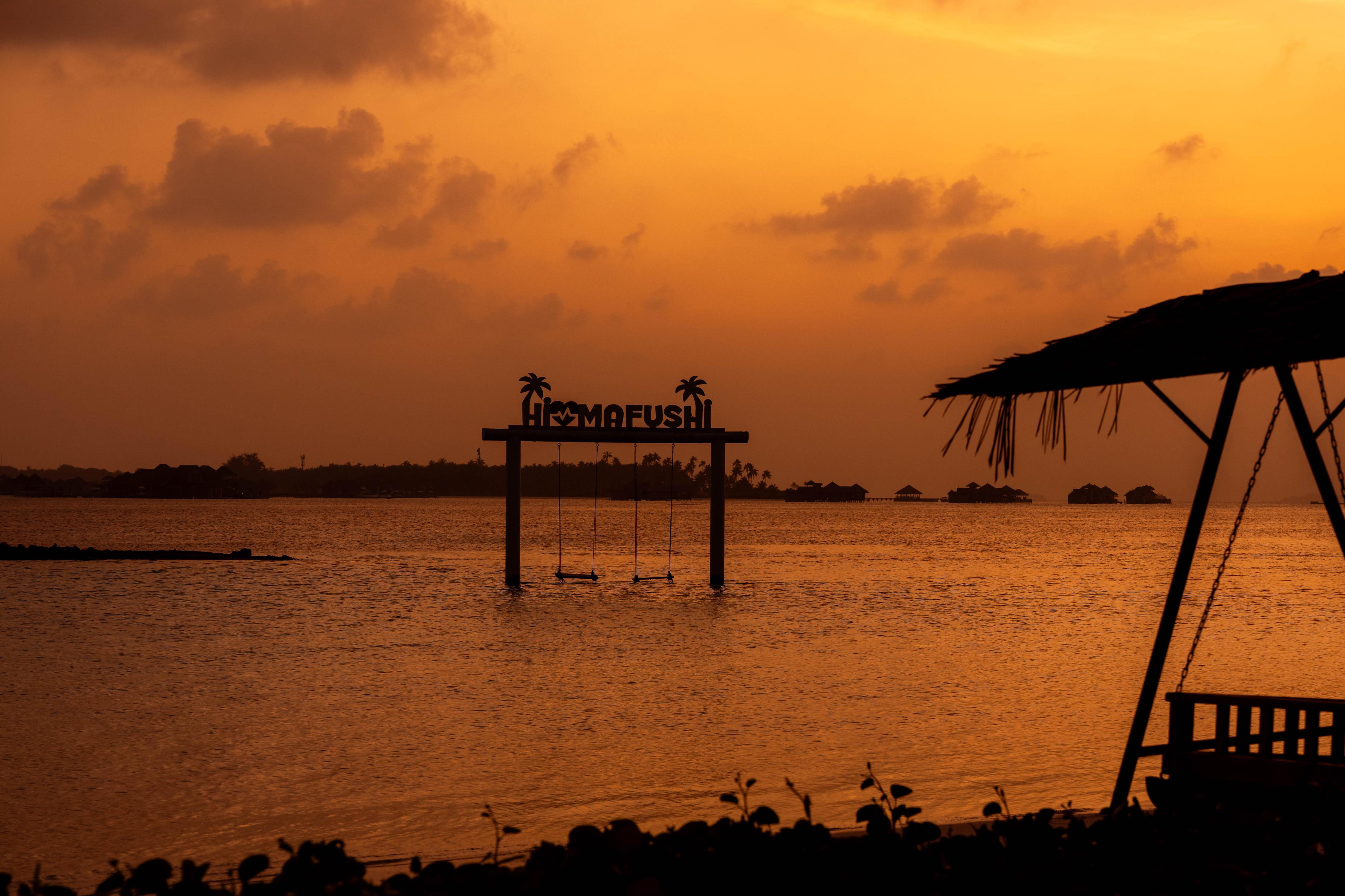 The Vilu Himmafushi - Tap to explore photos