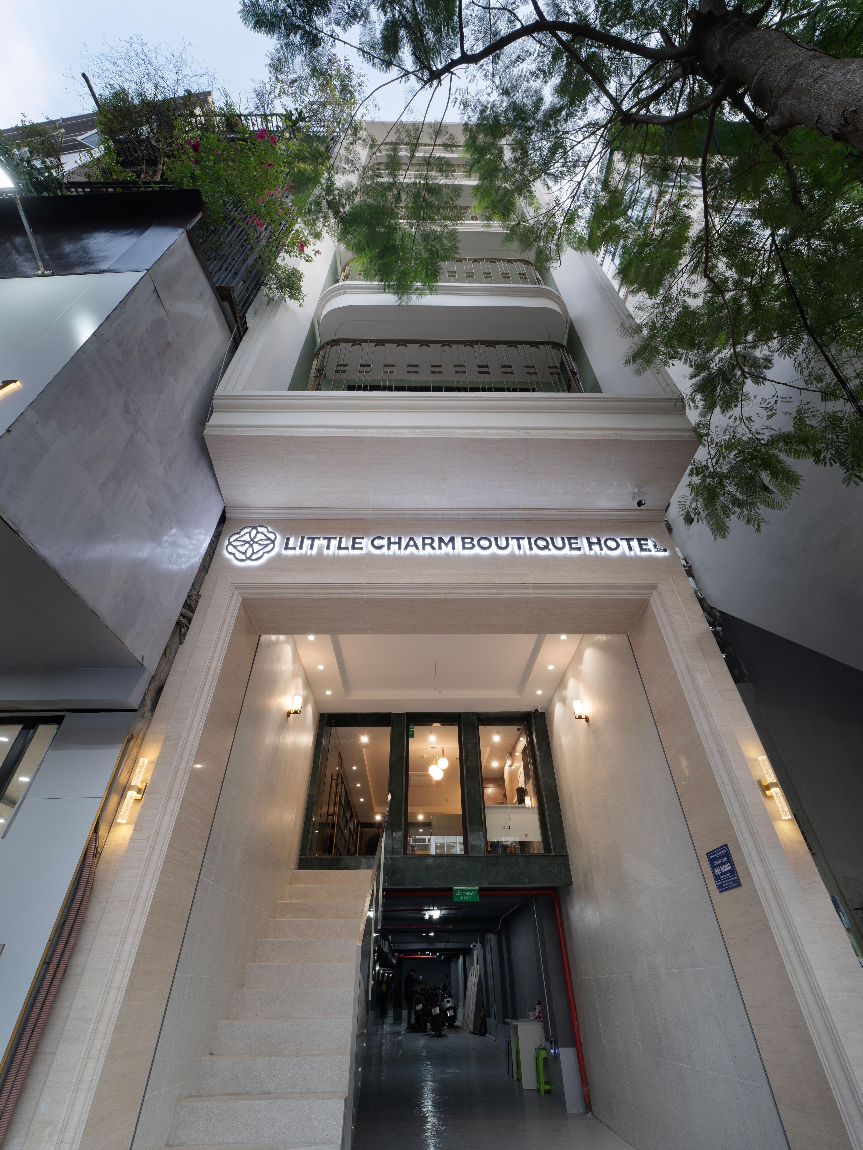 Little Charm Boutique Hotel - Tap to explore photos