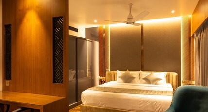 Paramount Residency Room Type - Executive Premium King