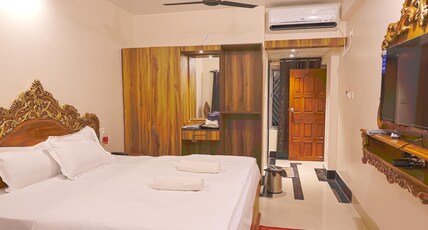 Silver Leaf By Hindusthan Ventures Room Type - Deluxe Room With Balcony
