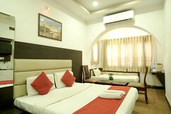 Hotel Uddhav Palace