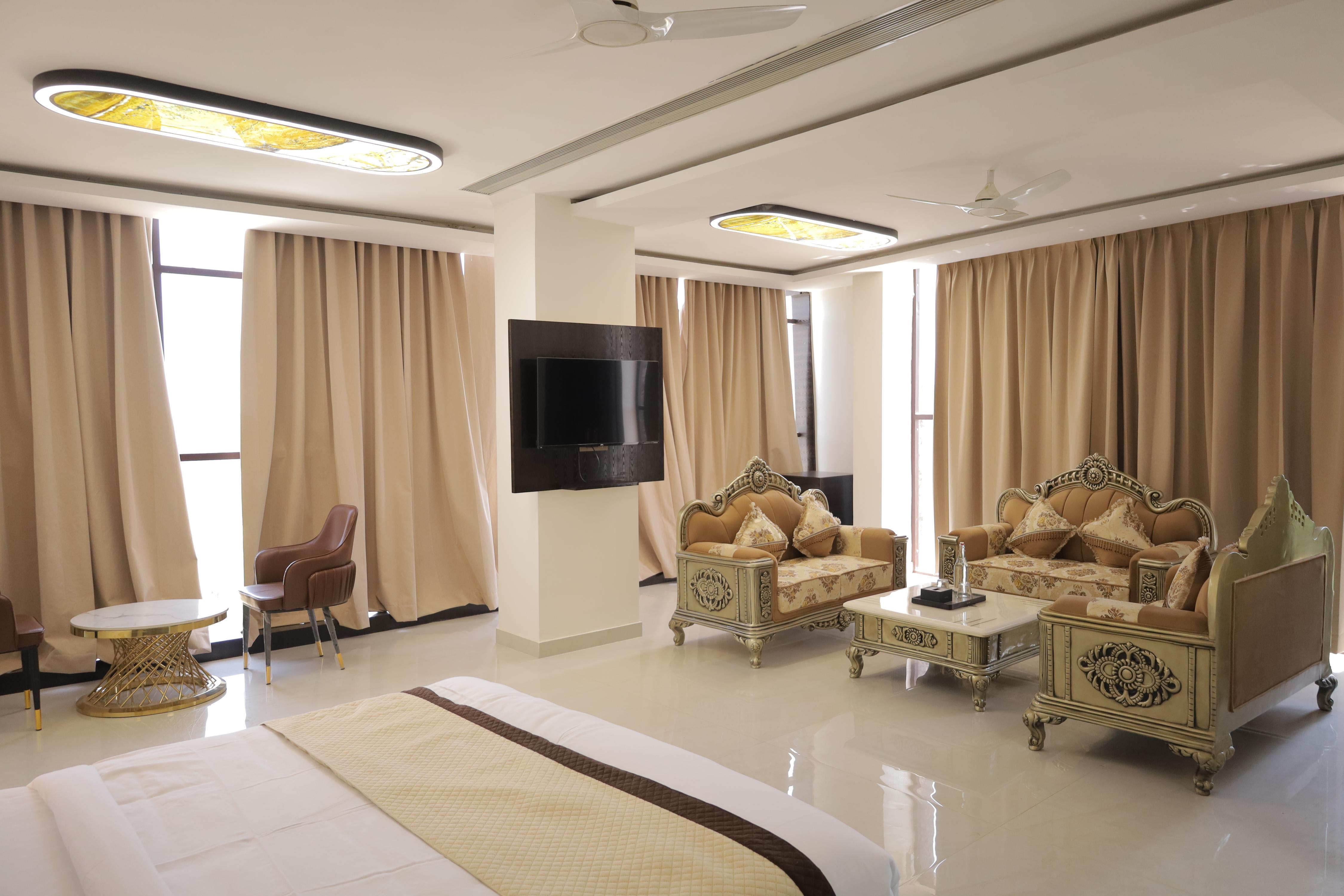 HOTEL CAPITAL INN, Greater Noida - Tap to explore photos