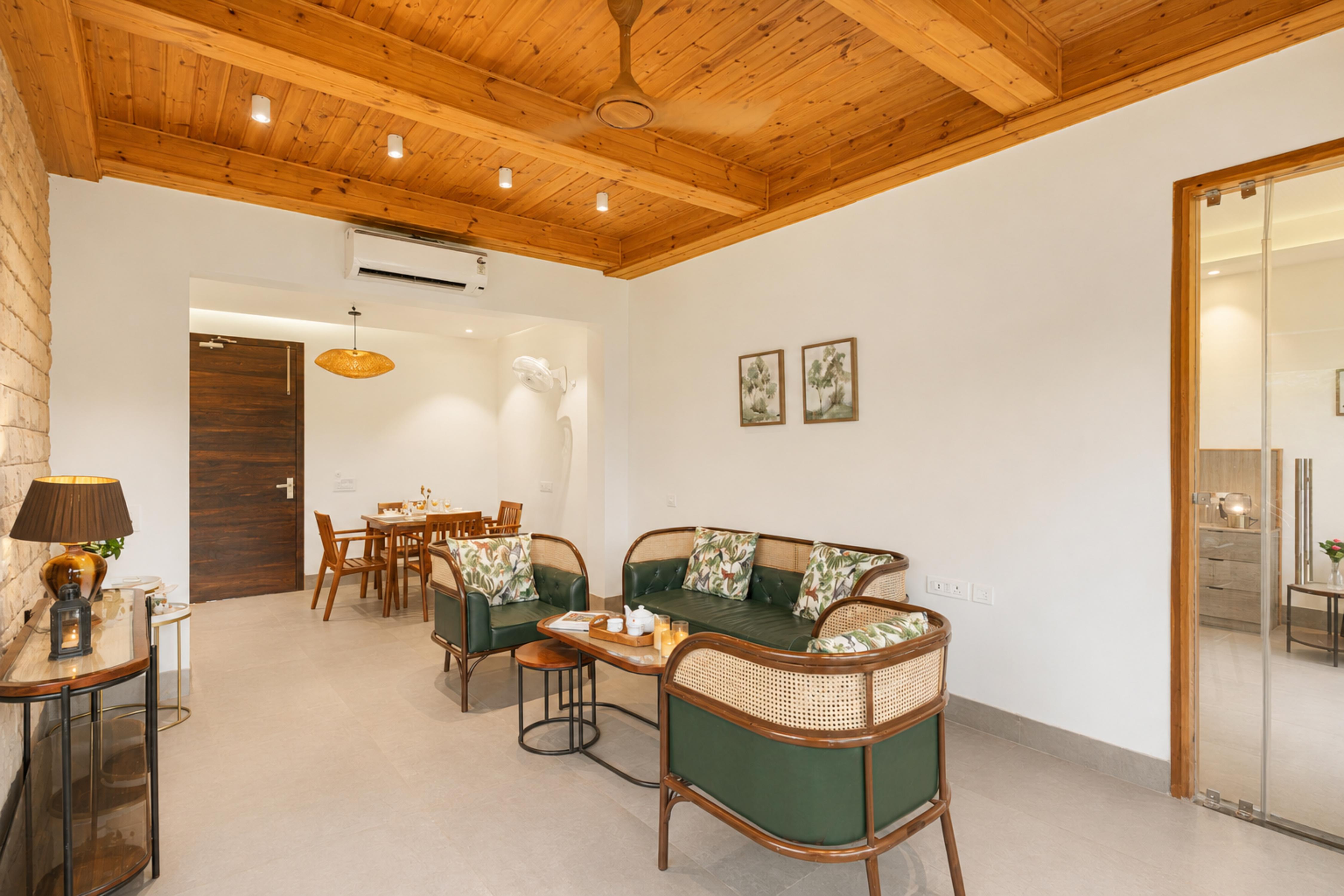 ELIVAAS Signature Aranya Library Mansion 6BHK - Tap to explore photos