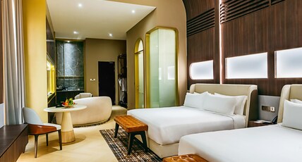 1975 Avenue & Hotel Room Type - Business Room