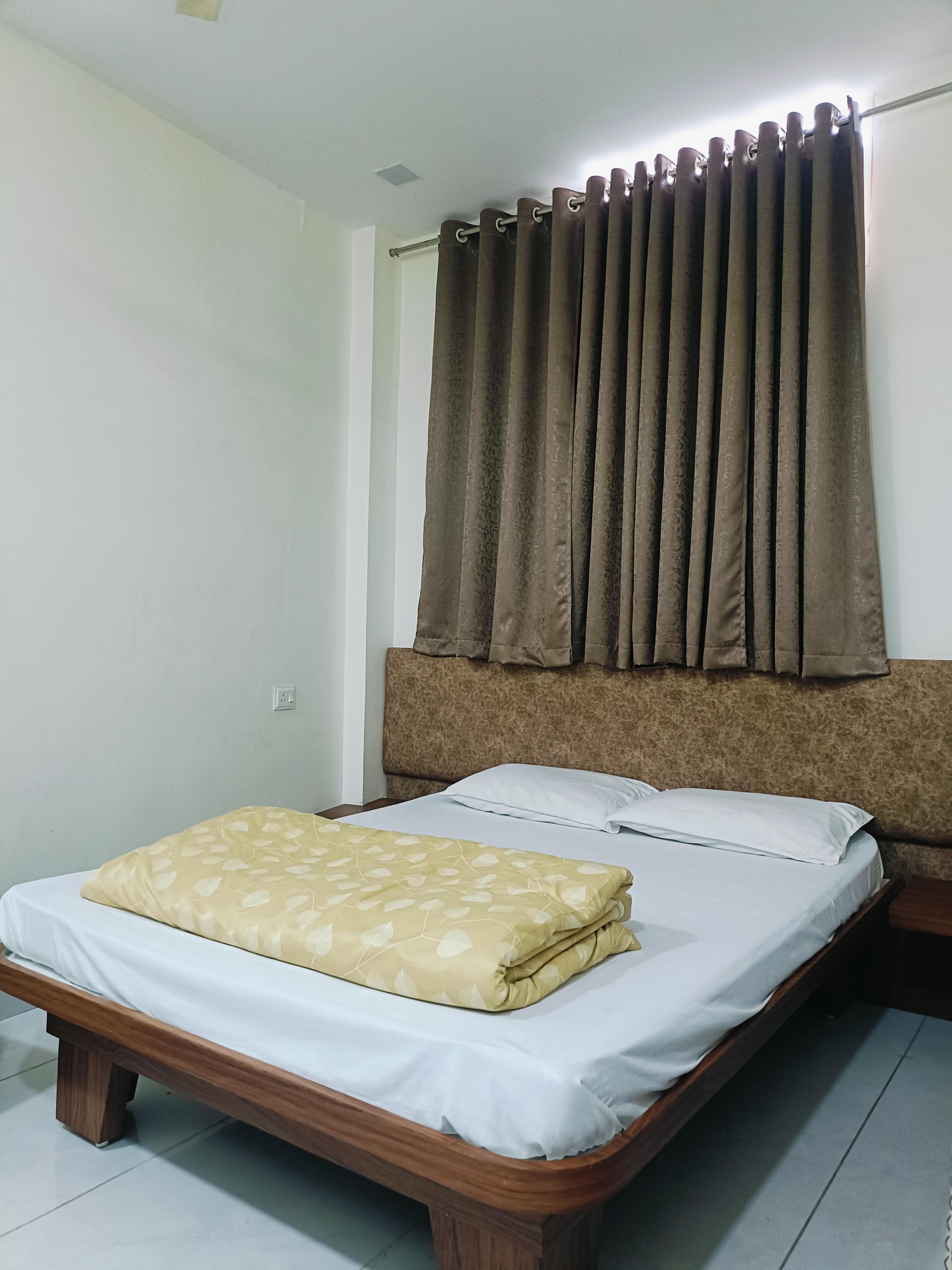 Hotel Shree Shyam - Tap to explore photos