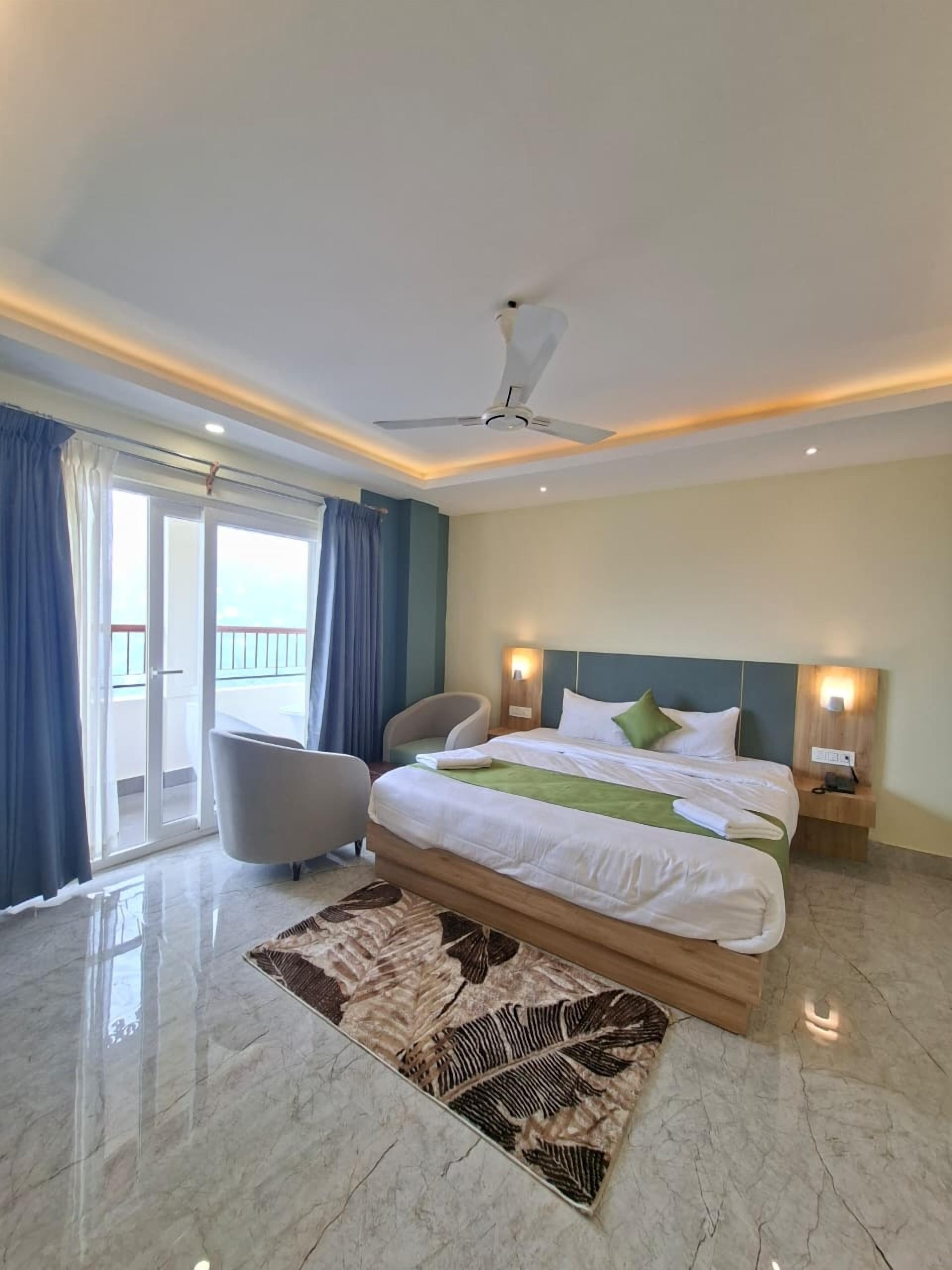 Hotel Avanya Crestview - Tap to explore photos